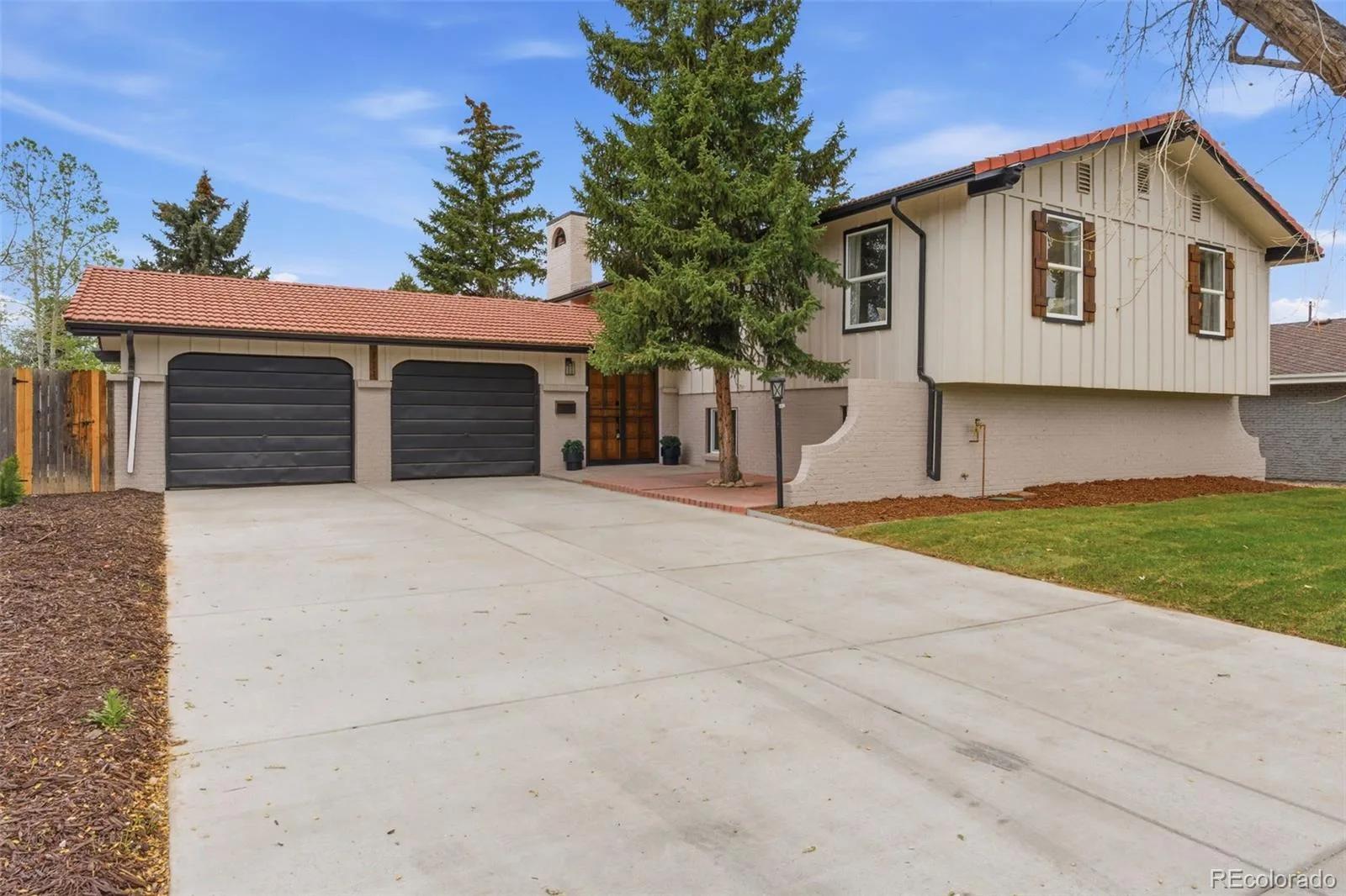 3111 S Holly Place Denver CO 80222 MLS #REC3891613 07092026180953 1600 15