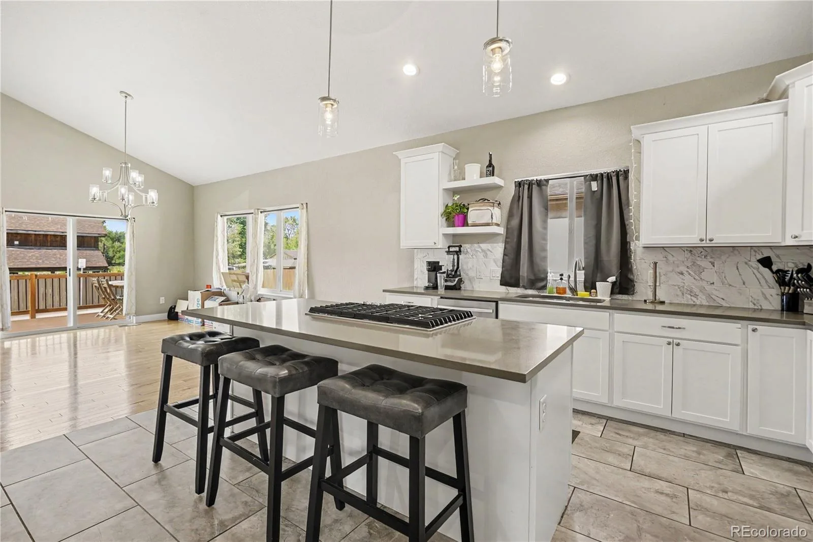 8672 W 49th Place Arvada CO 80002 MLS #REC3894457 06302026190756 1600 5