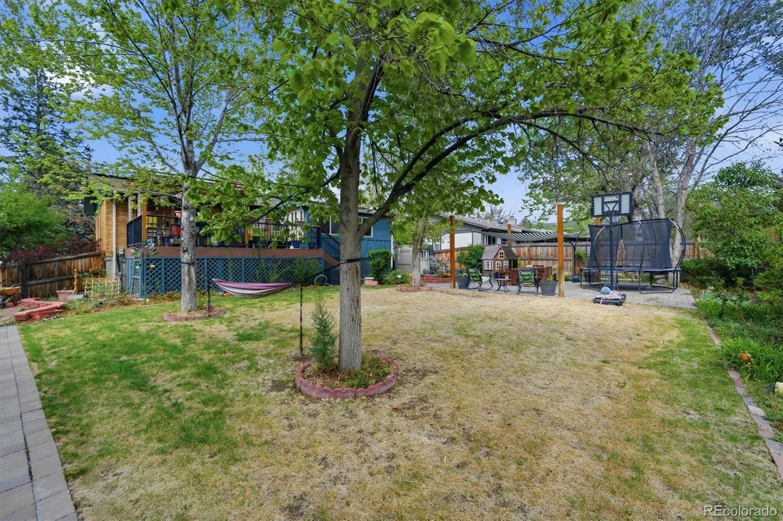 8350 E Princeton Avenue Denver CO 80237 MLS #REC3894702 05022026162939 1600 19