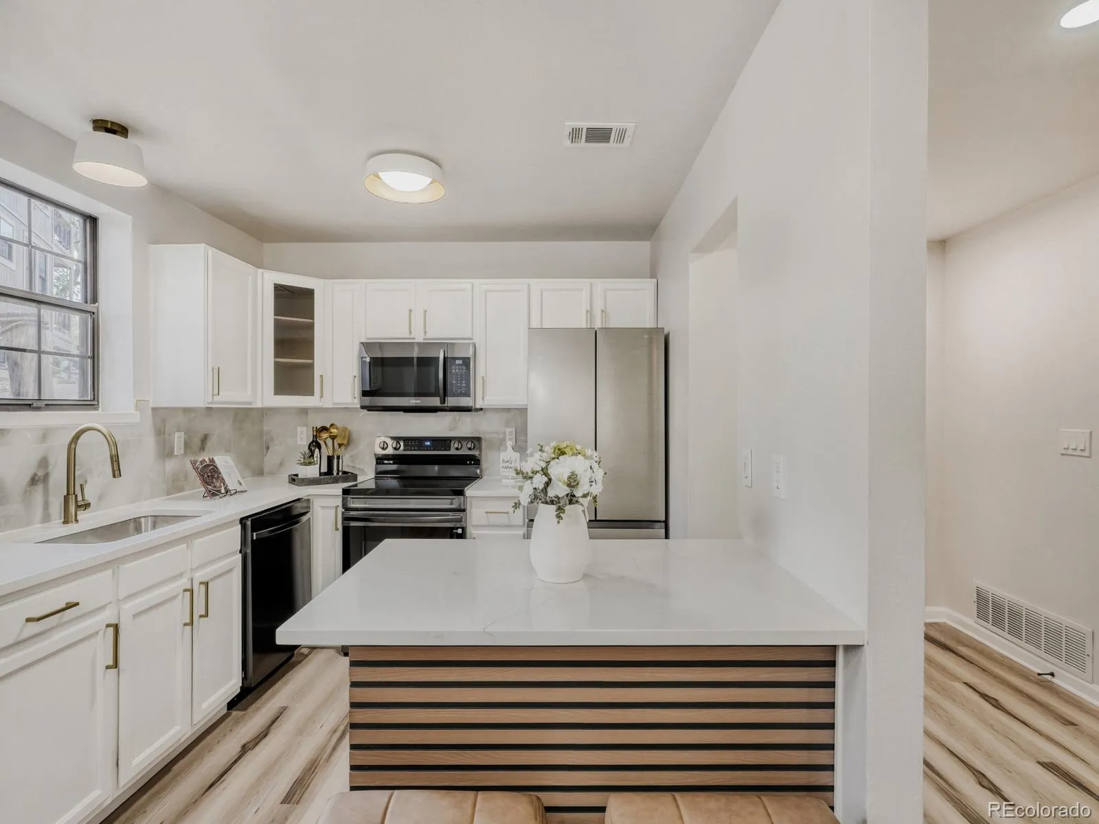 10950 W Florida Avenue #304 Lakewood CO 80232 MLS #REC3894776 04272026153244 1600 3