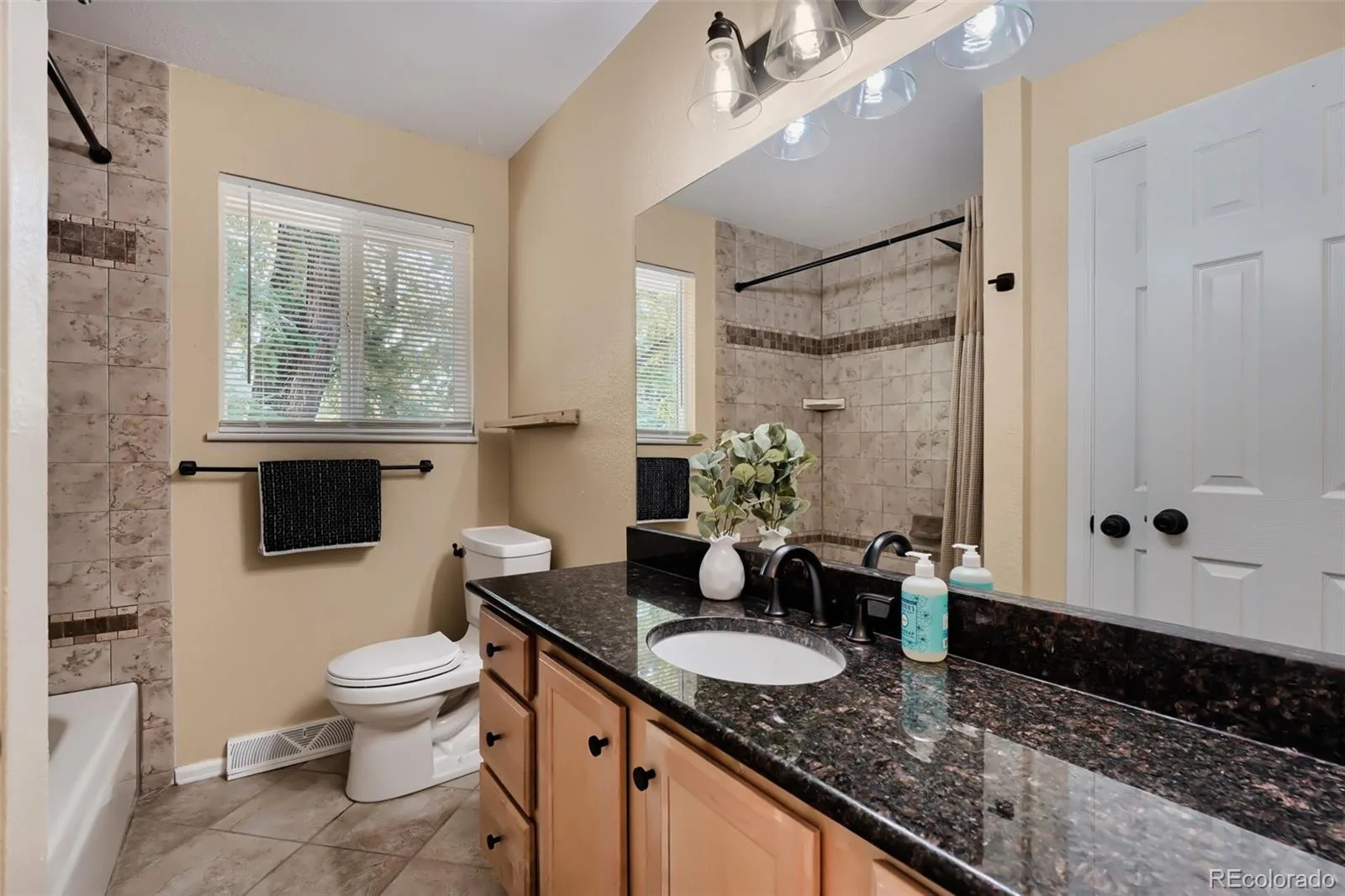 7041 S Quince Street Englewood CO 80112 | MLS #REC3895072 08122026060512 1600 13