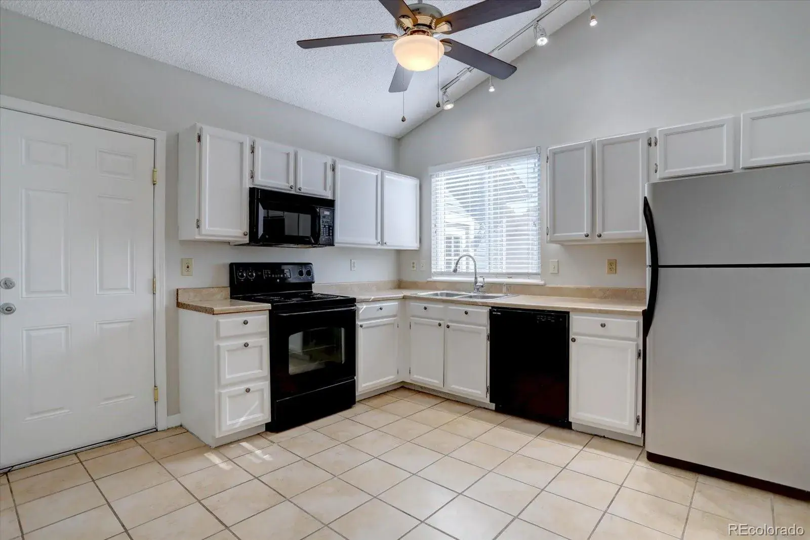 8439 Sandreed Circle Parker CO 80134 | MLS #REC3897959 01172026224748 1600 10