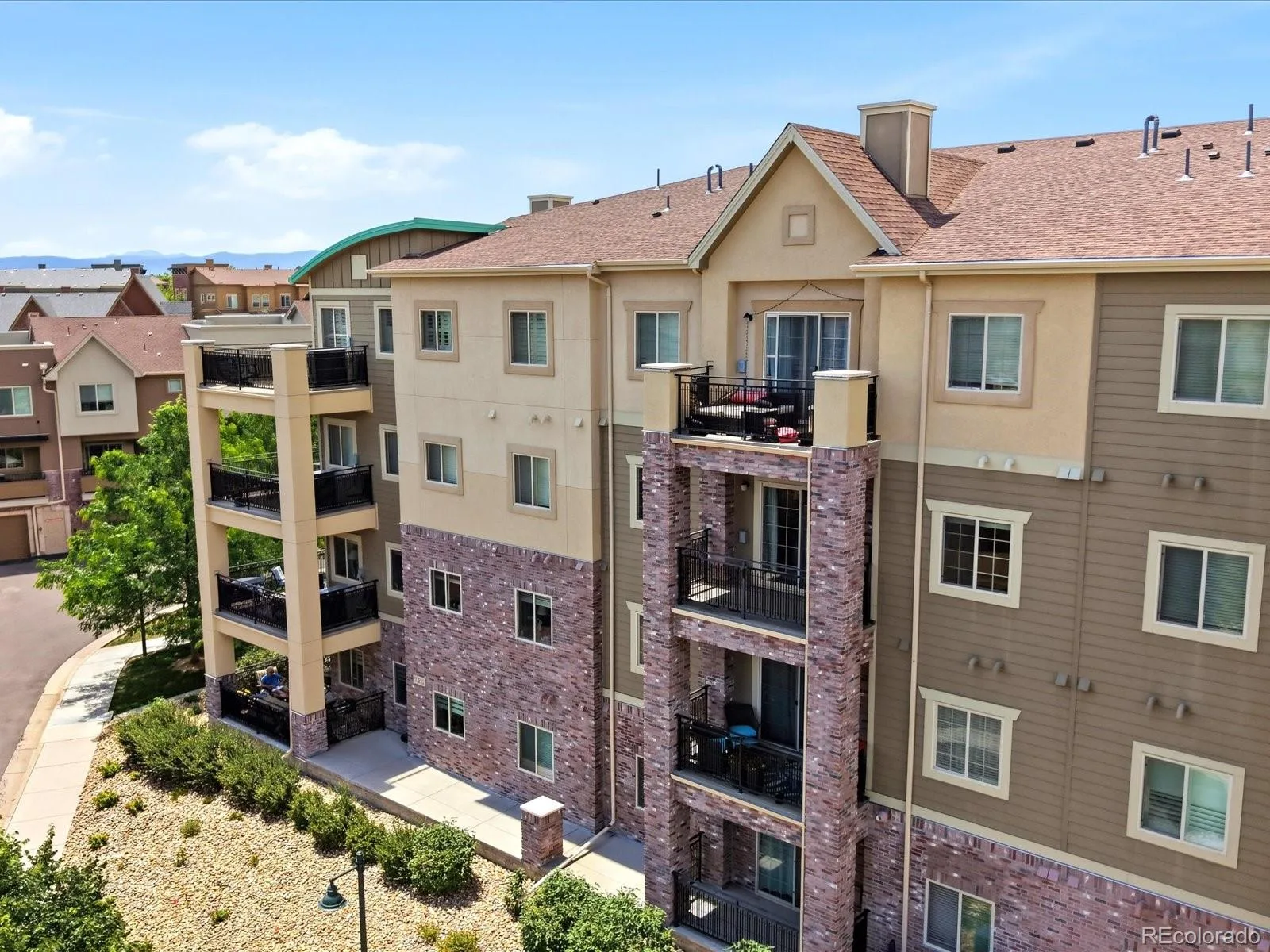 725 Elmhurst Drive #307 Littleton CO 80129 | MLS #REC3901488 08272026182401 1600 27