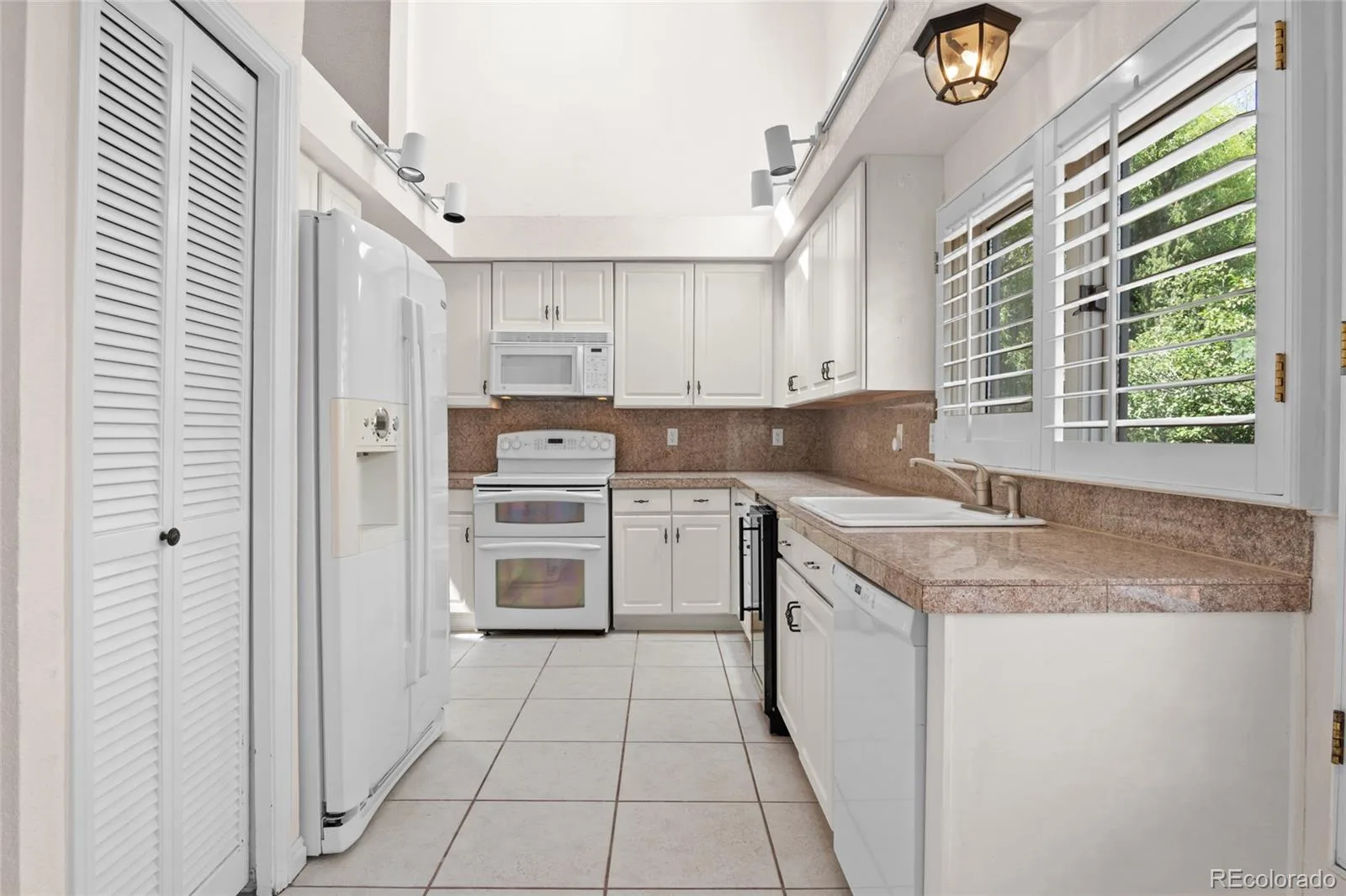 10157 E Fair Circle Englewood CO 80111 | MLS #REC3904480 08282026212231 1600 20