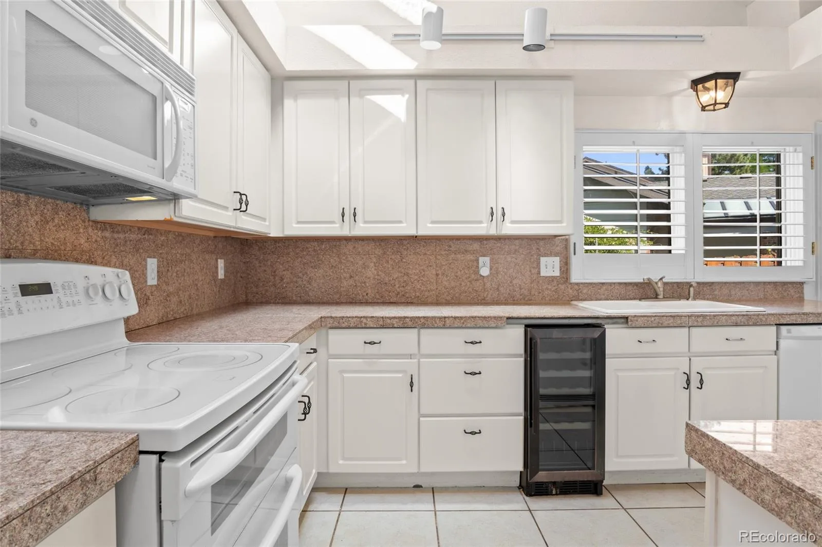 10157 E Fair Circle Englewood CO 80111 | MLS #REC3904480 08282026212231 1600 22