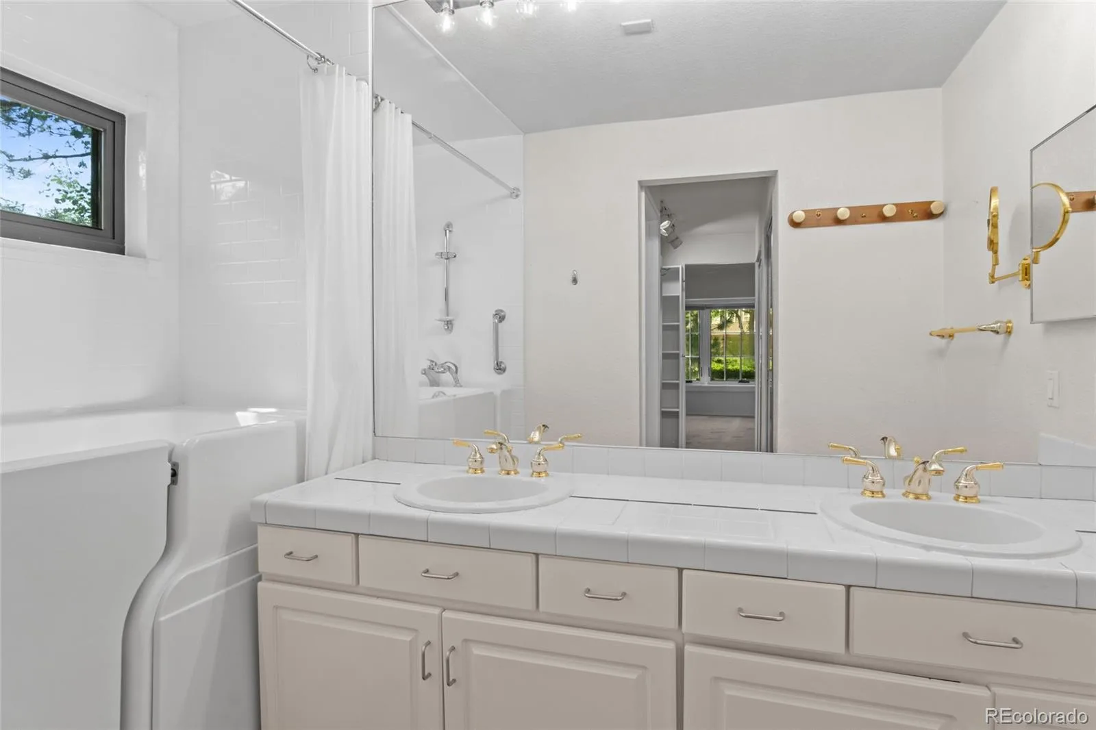 10157 E Fair Circle Englewood CO 80111 | MLS #REC3904480 08282026212231 1600 32