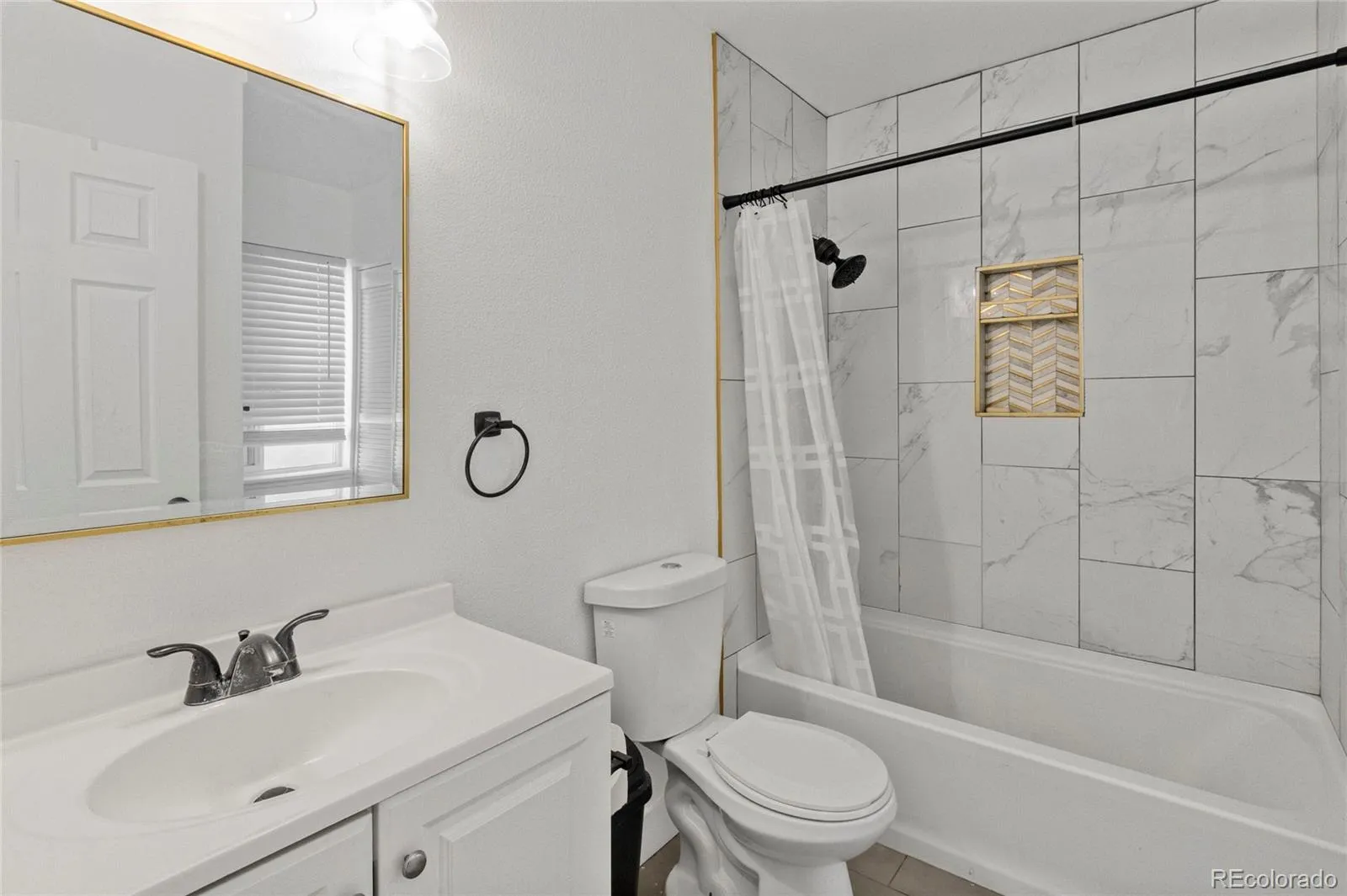 2622 S Xanadu Way #B Aurora CO 80014 MLS #REC3904815 04092026223518 1600 9