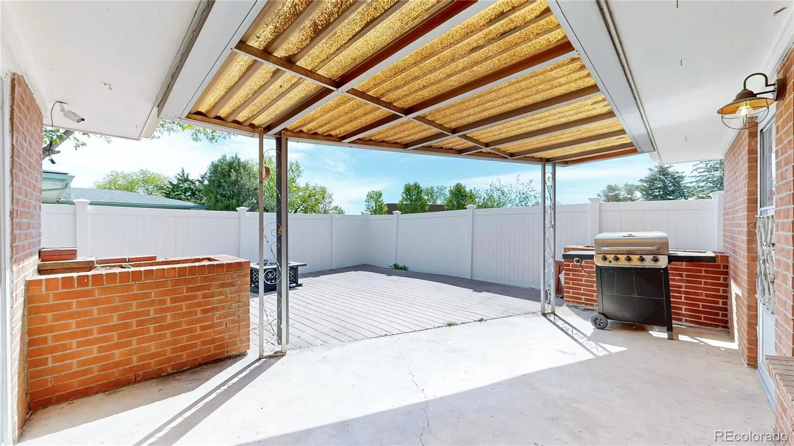 359 Quentin Street Aurora CO 80011 | MLS #REC3906185 08222026232205 1600 18