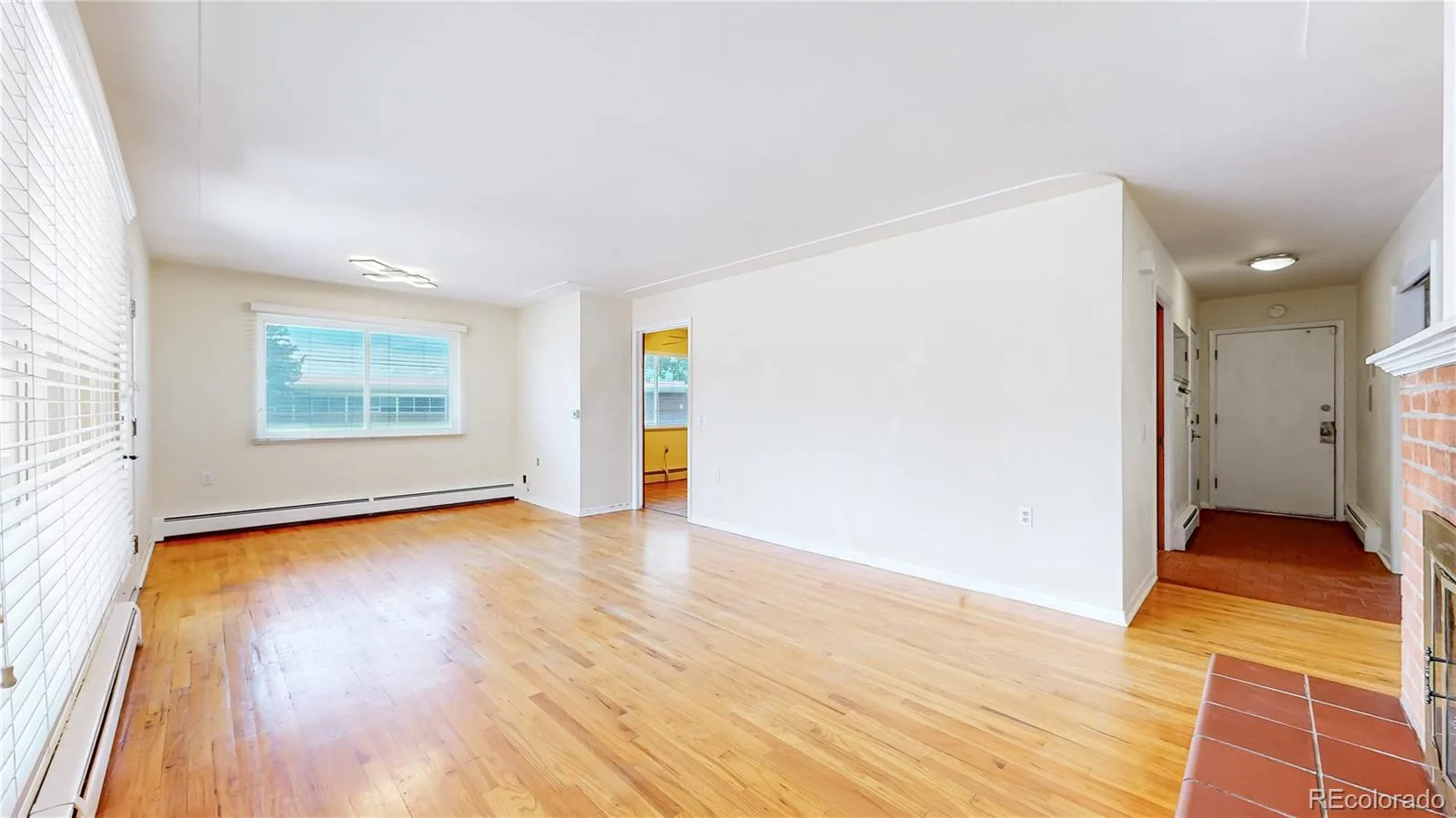 359 Quentin Street Aurora CO 80011 | MLS #REC3906185 08222026232205 1600 2