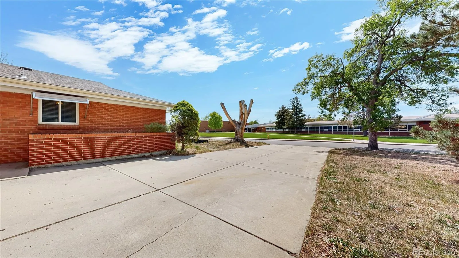 359 Quentin Street Aurora CO 80011 | MLS #REC3906185 08222026232205 1600 22