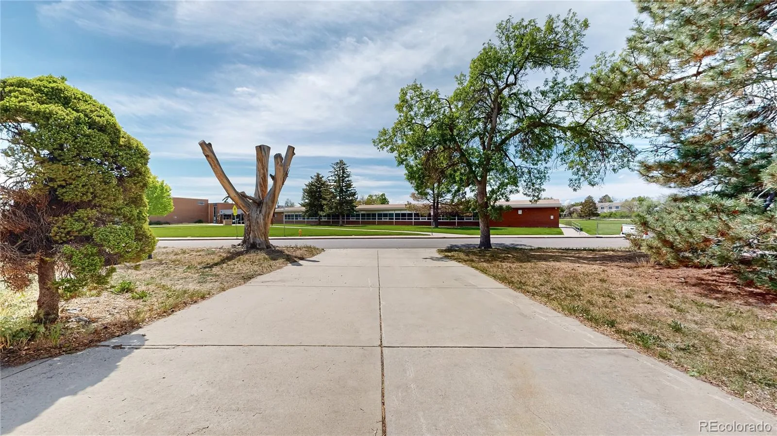 359 Quentin Street Aurora CO 80011 | MLS #REC3906185 08222026232205 1600 23