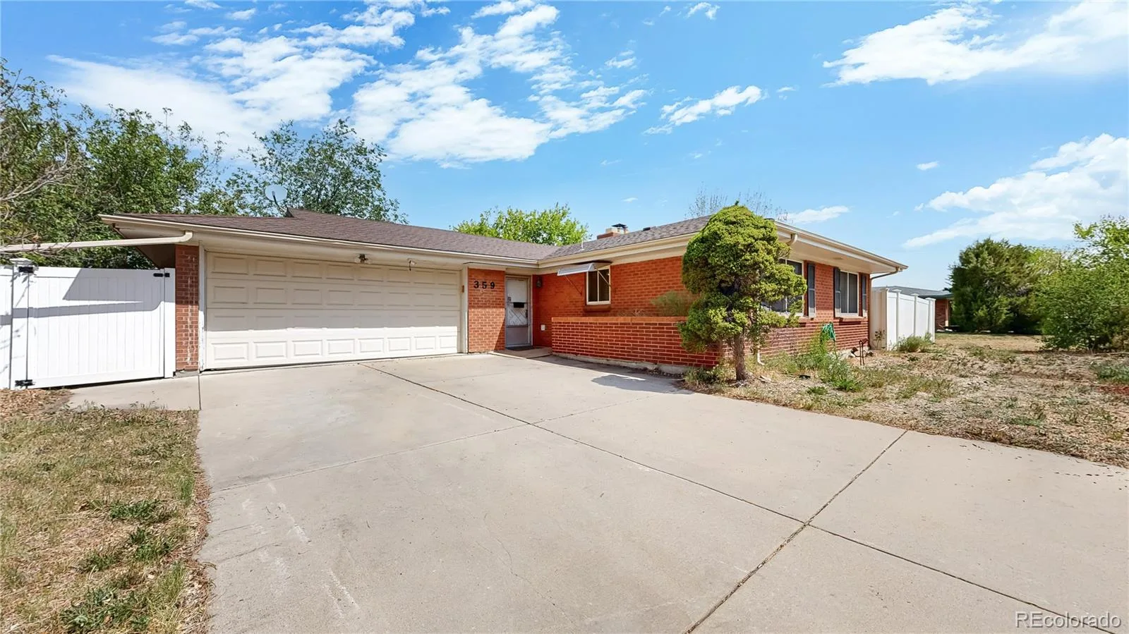 359 Quentin Street Aurora CO 80011 | MLS #REC3906185 08222026232205 1600 24