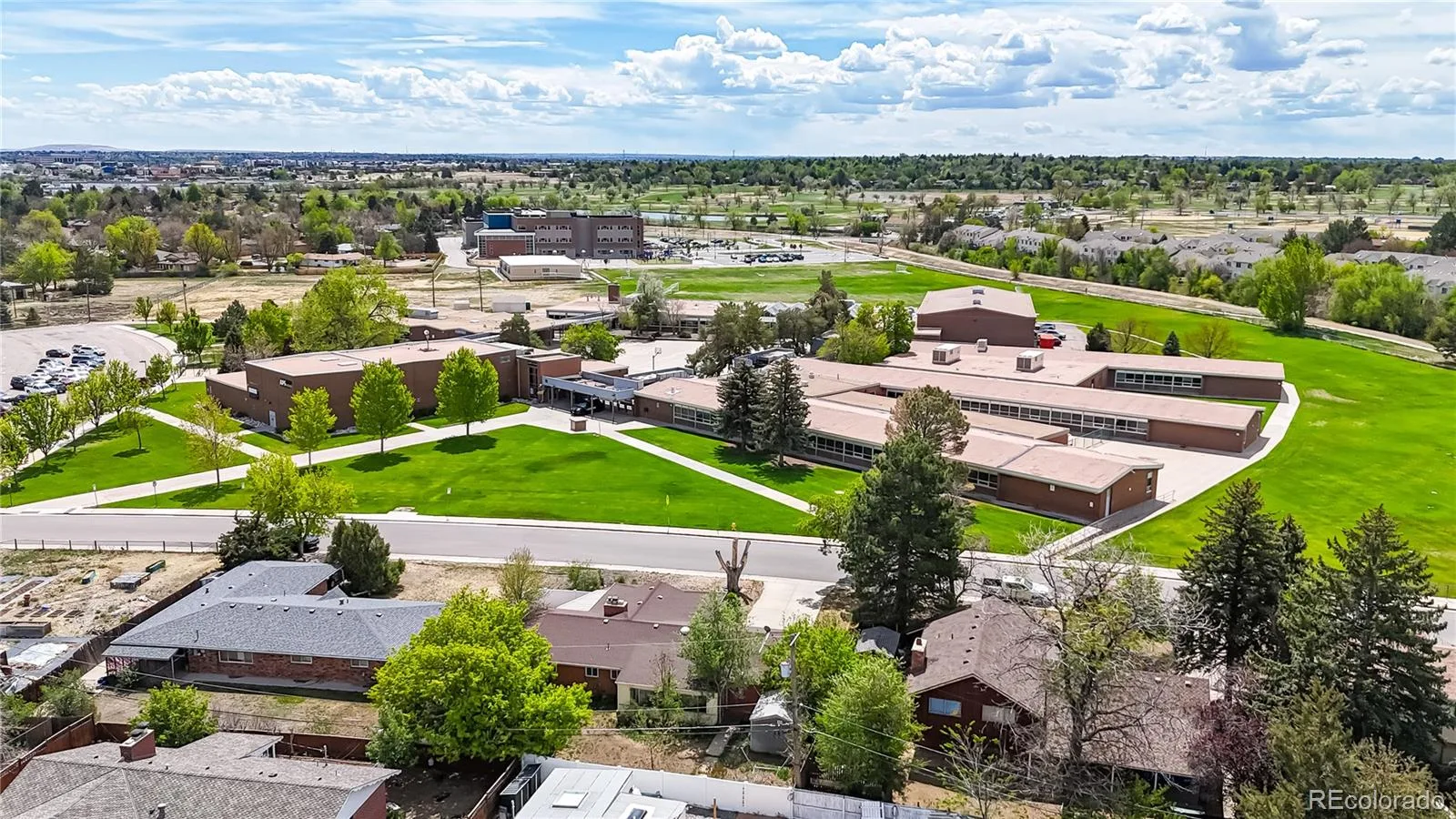 359 Quentin Street Aurora CO 80011 | MLS #REC3906185 08222026232205 1600 33
