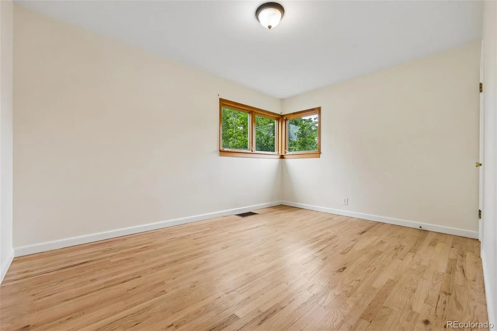 1100 Kingston Street Aurora CO 80010 MLS #REC3907341 06242026042207 1600 5