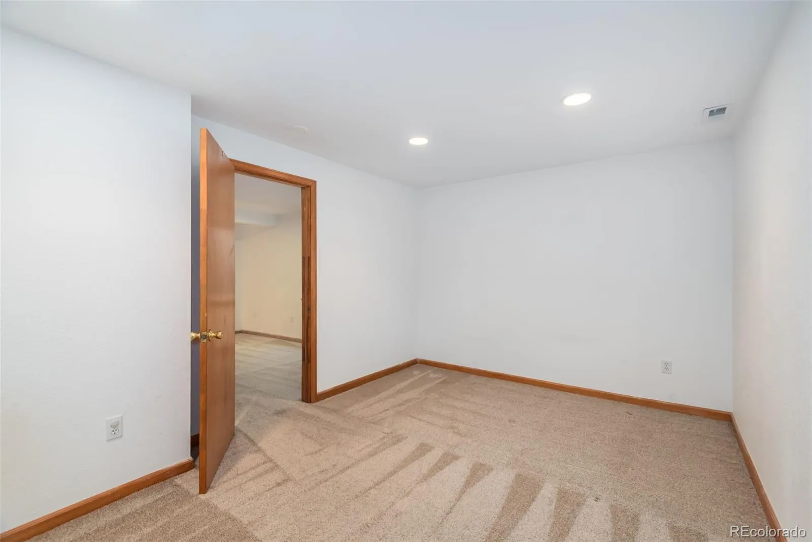 04182026002729 1600 32