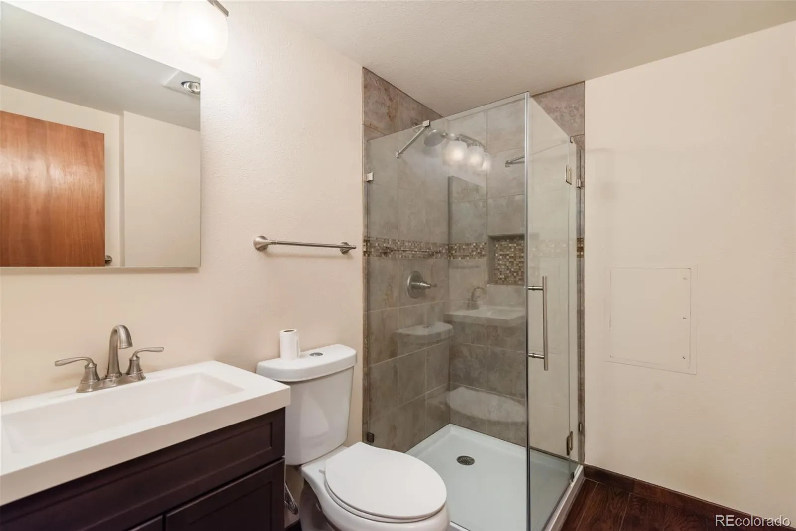 04182026002729 1600 33