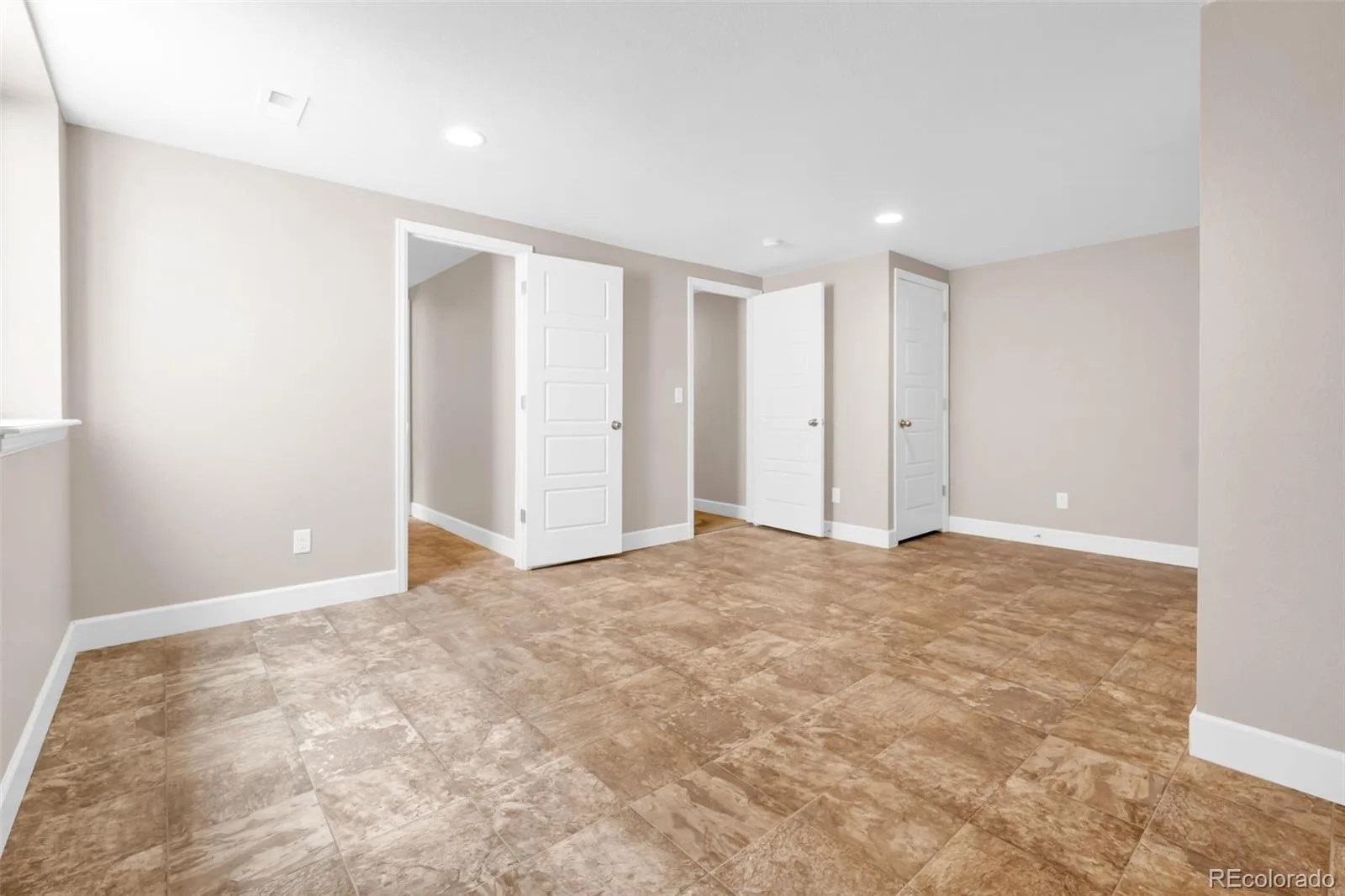 2335 Winding Drive Longmont CO 80504 MLS #REC3913261 06082026234436 1600 38