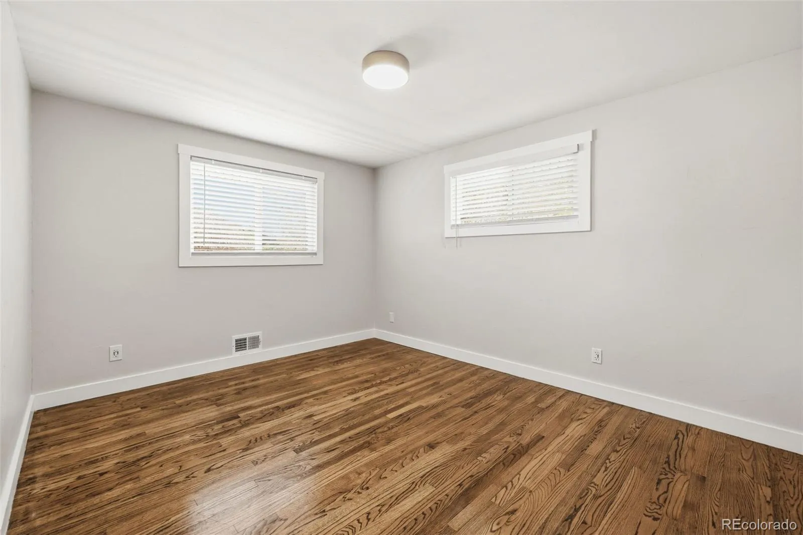 6536 S Kit Carson Street Centennial CO 80121 MLS #REC3914253 05122026225946 1600 25