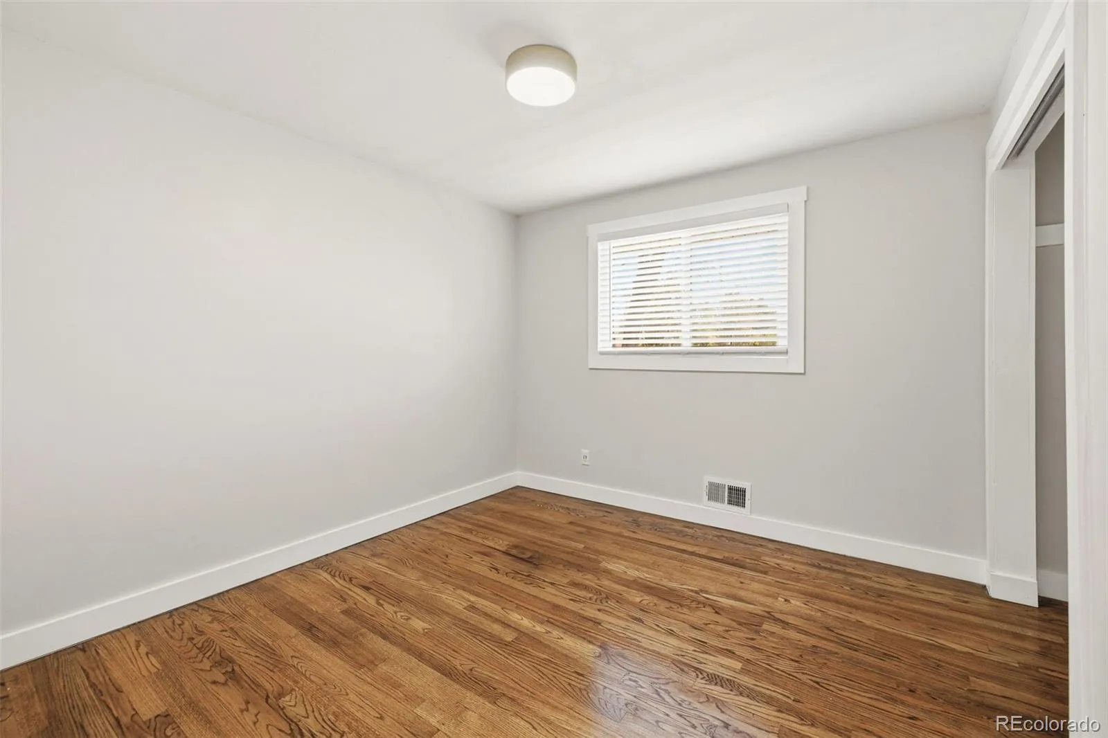 6536 S Kit Carson Street Centennial CO 80121 MLS #REC3914253 05122026225946 1600 28