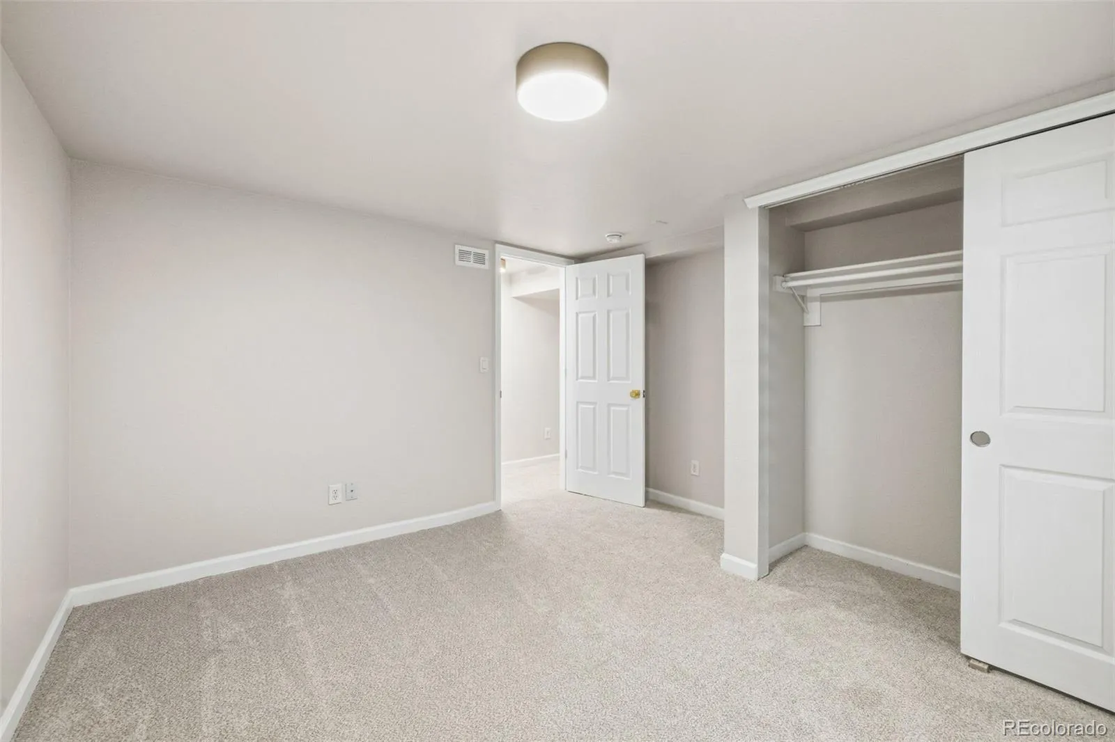 6536 S Kit Carson Street Centennial CO 80121 MLS #REC3914253 05122026225946 1600 40