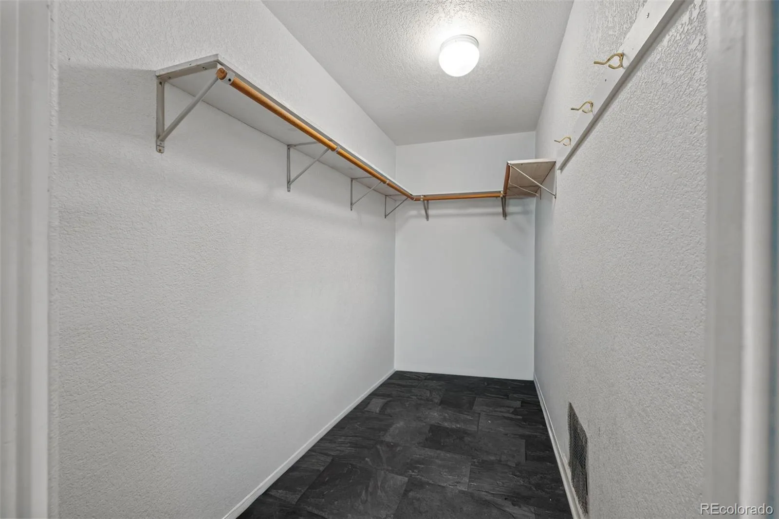 2295 Asbury #307 Denver CO 80210 | MLS #REC3914485 10062026213338 1600 21