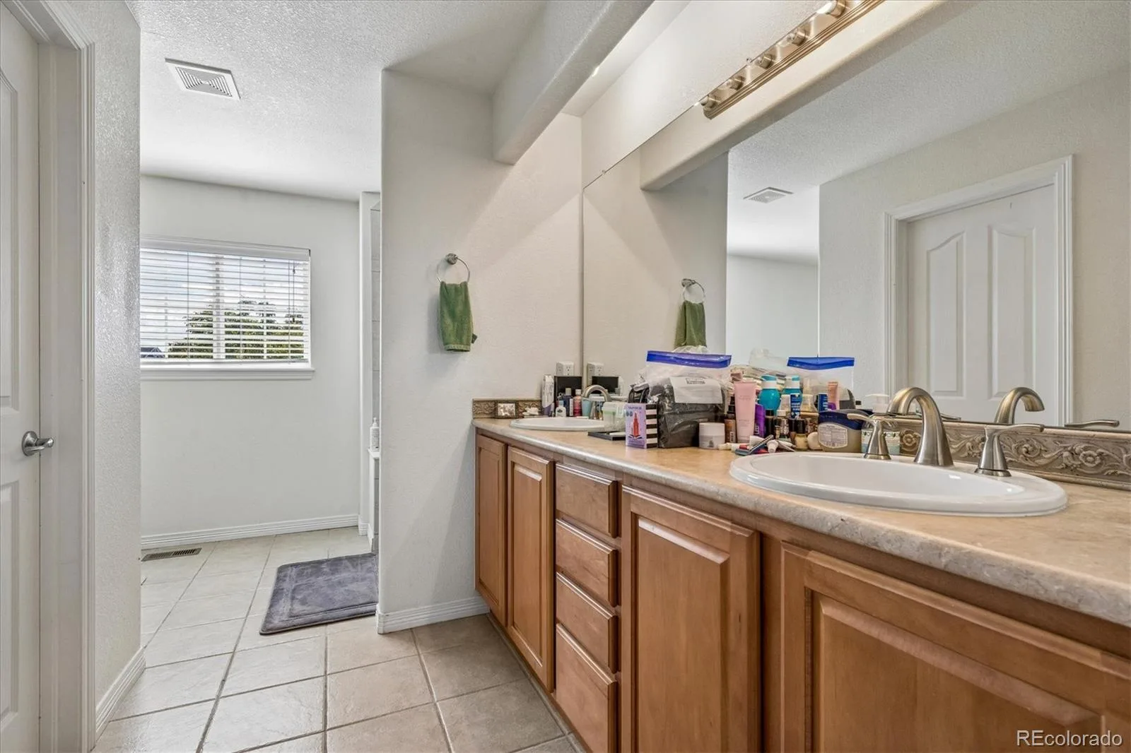 6394 S Millbrook Way Aurora CO 80016 | MLS #REC3915047 10082026184343 1600 24