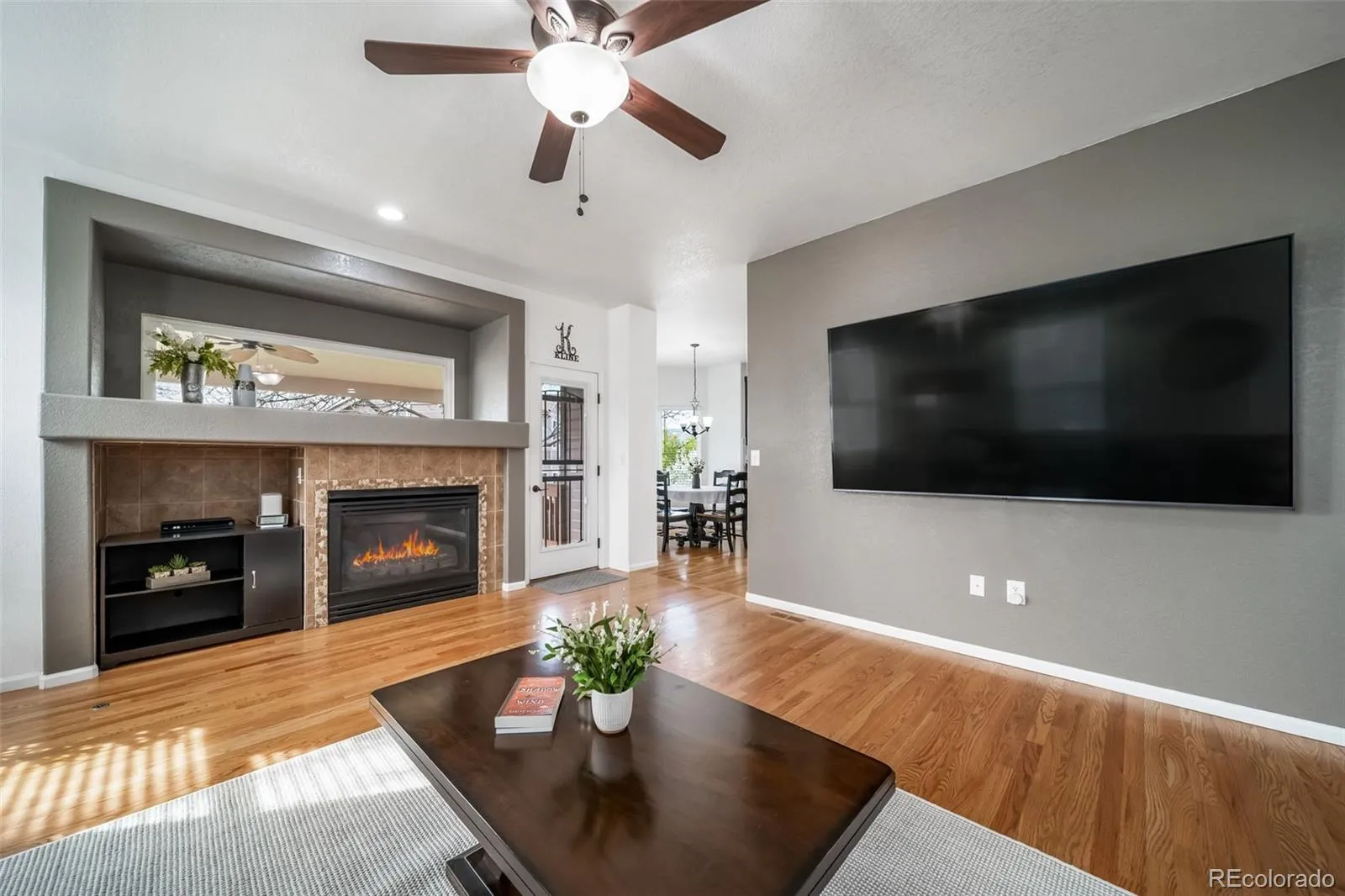 04012026220610 1600 10