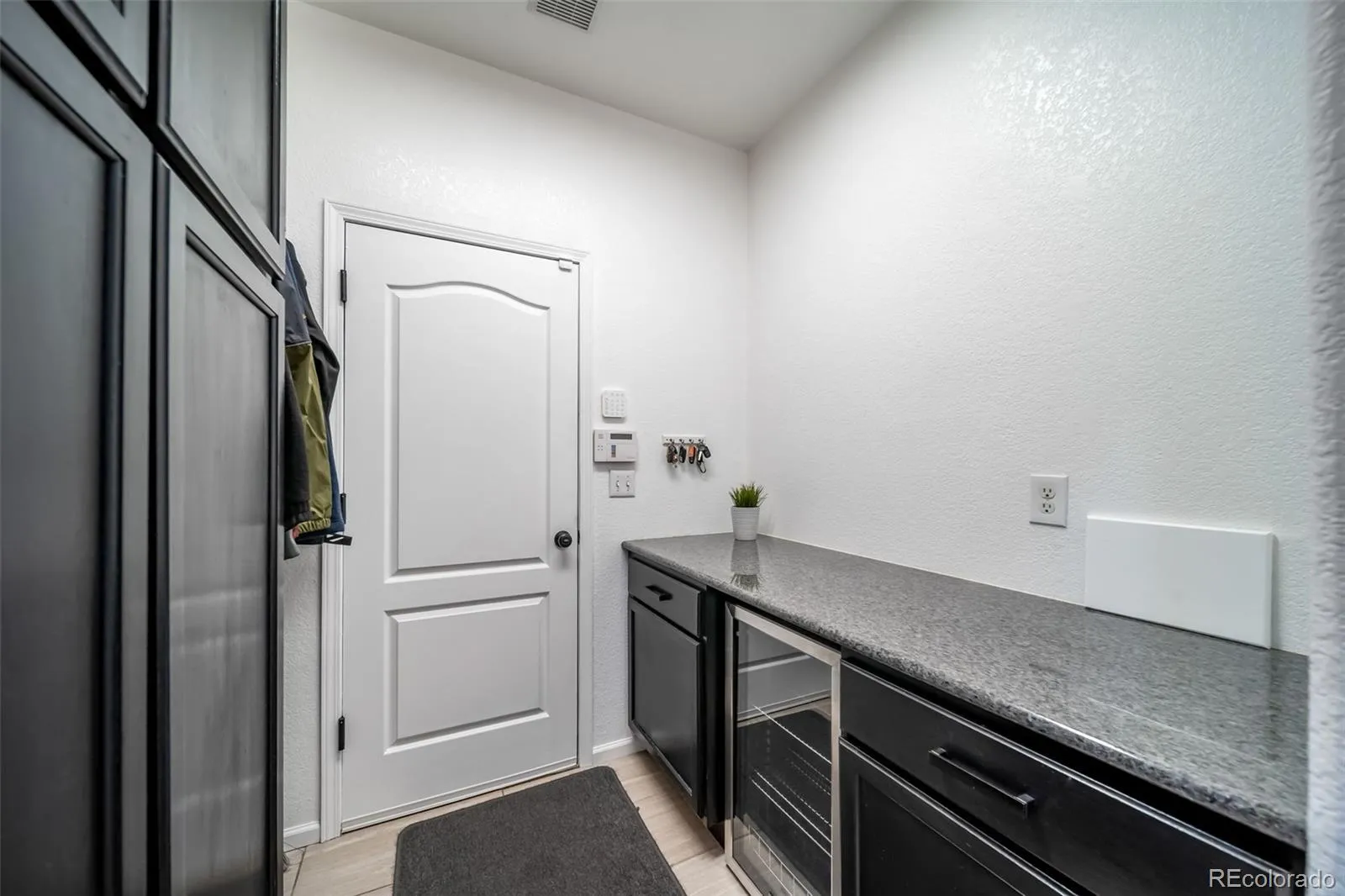 04012026220610 1600 13