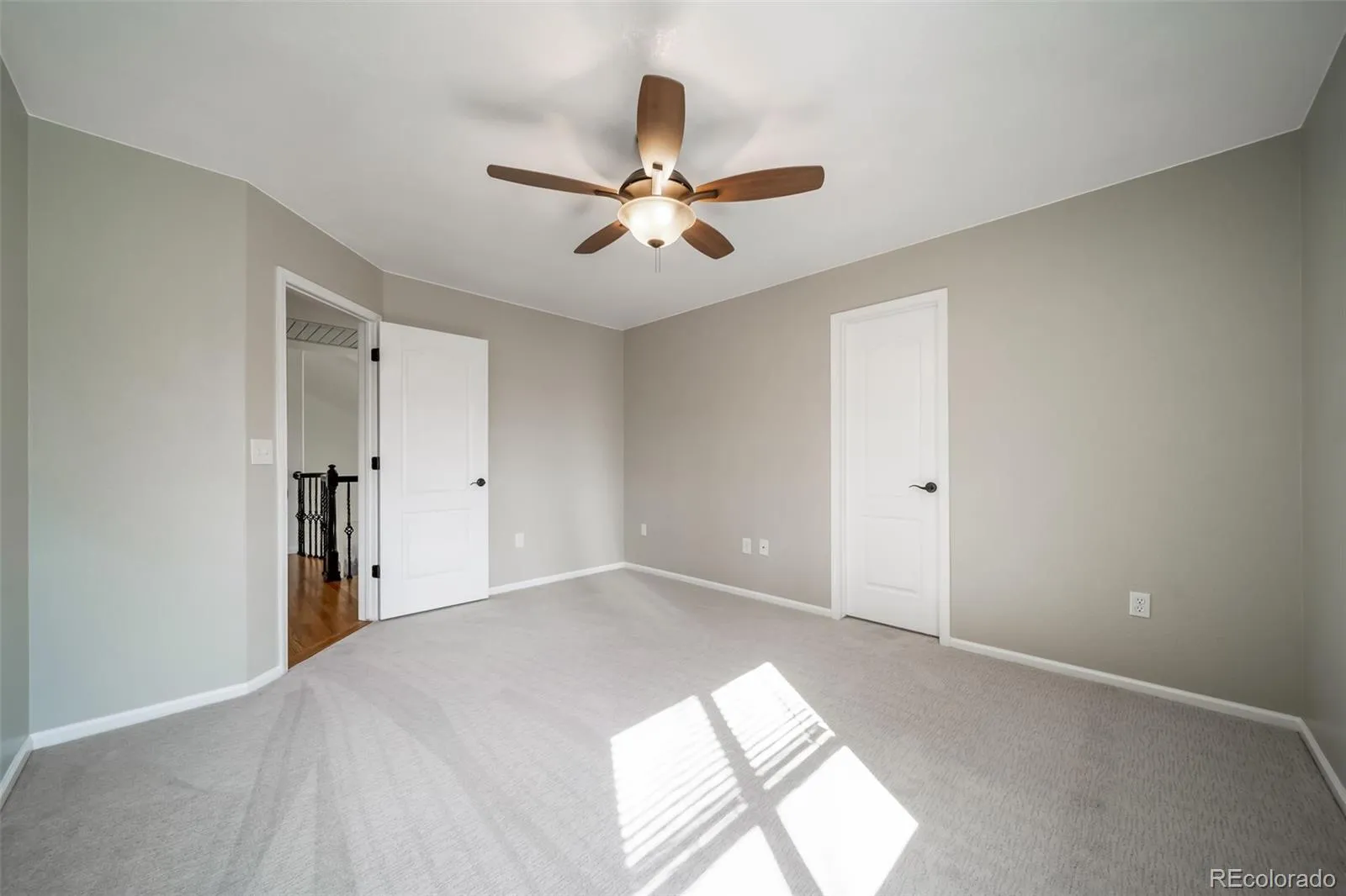 04012026220610 1600 19