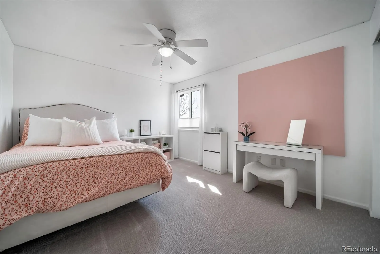 04012026220610 1600 21