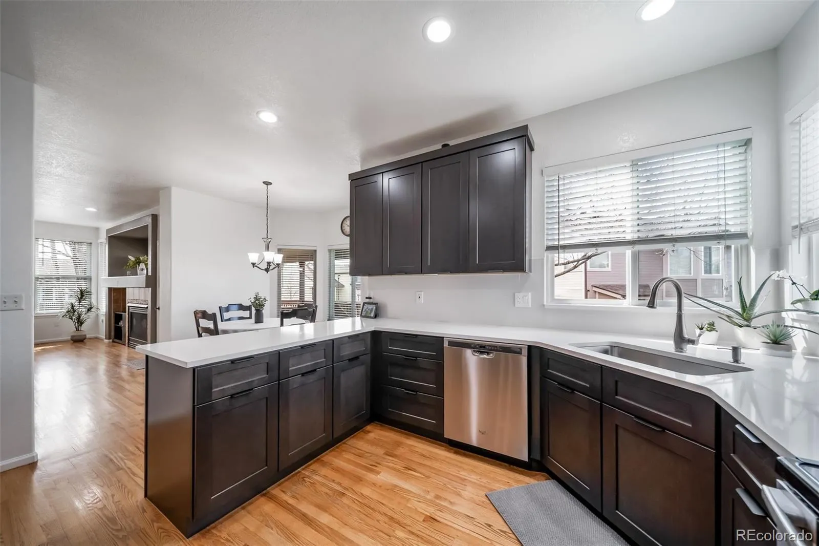 04012026220610 1600 6