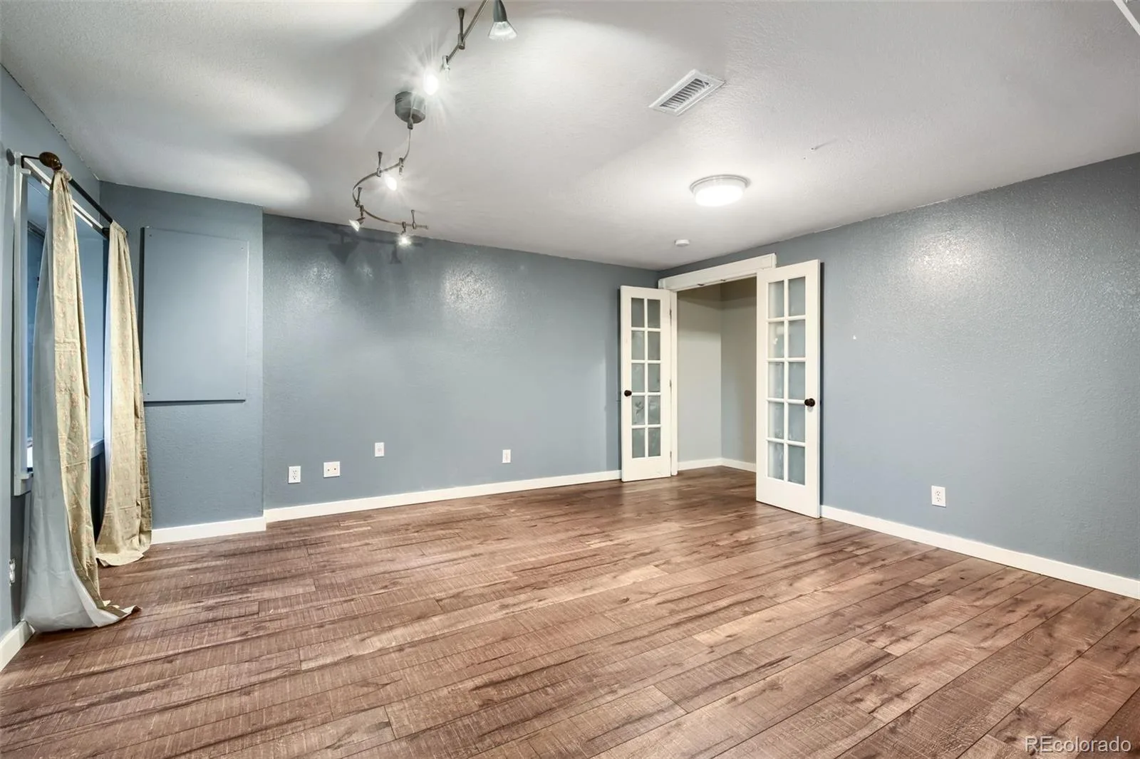 3043 White Oak Street Littleton CO 80129 | MLS #REC3916990 08072026215745 1600 26