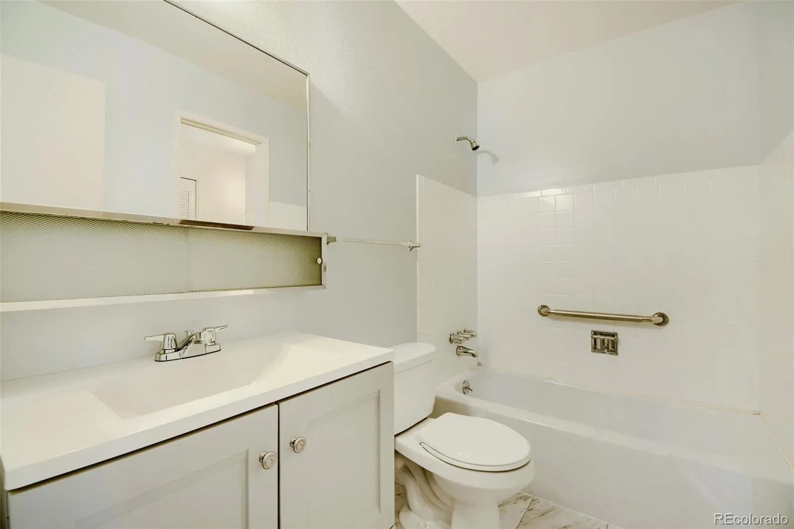 8783 Santa Fe Drive Thornton CO 80260 MLS #REC3918014 05232026093733 1600 11