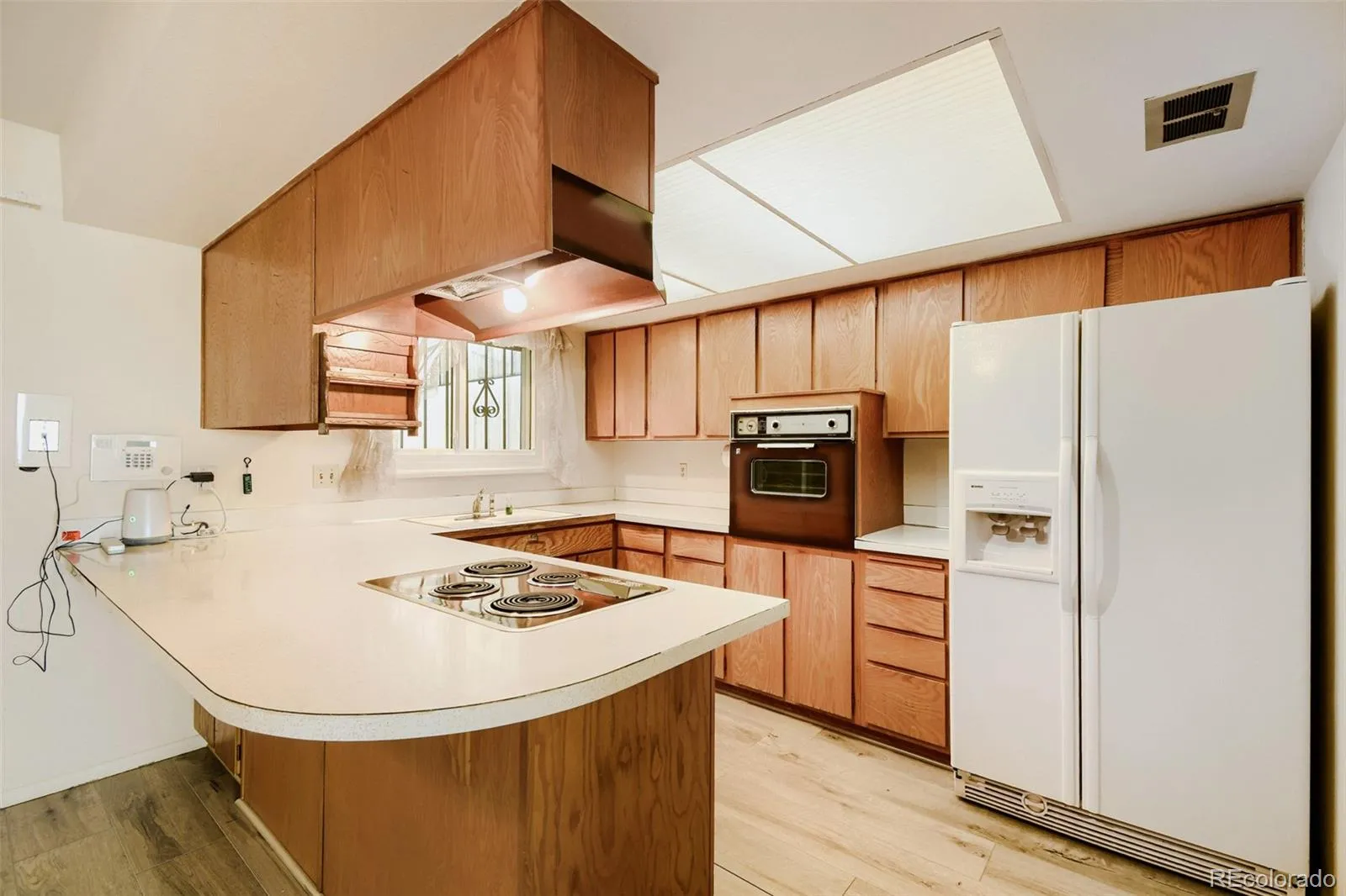 8783 Santa Fe Drive Thornton CO 80260 MLS #REC3918014 05232026093733 1600 2