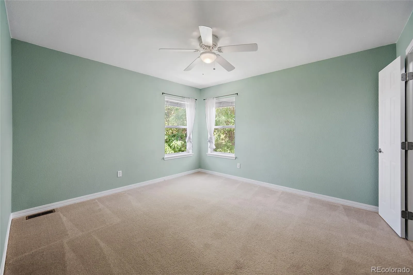 1880 Hogan Court Castle Rock CO 80109 | MLS #REC3918040 07172026042649 1600 31