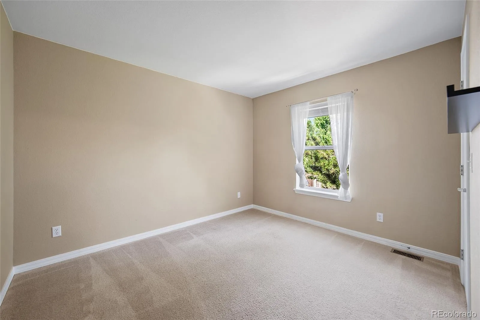 1880 Hogan Court Castle Rock CO 80109 | MLS #REC3918040 07172026042649 1600 33