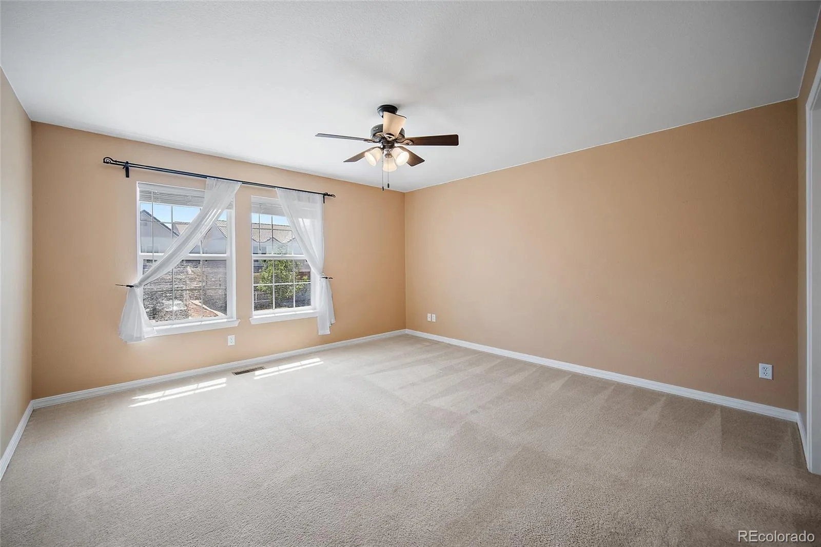 1880 Hogan Court Castle Rock CO 80109 | MLS #REC3918040 07172026042649 1600 36