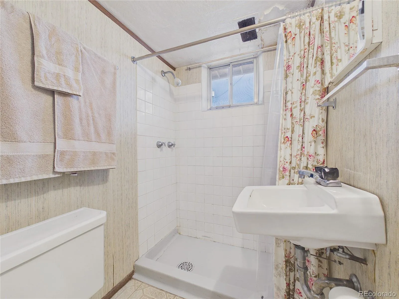 3346 S Marion Street Englewood CO 80113 MLS #REC3918256 04292026143600 1600 17