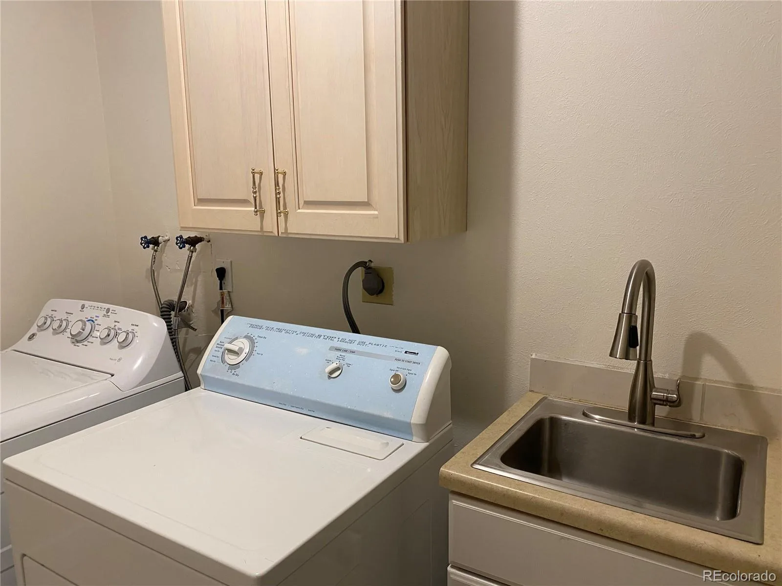 234 S Holman Way Golden CO 80401 | MLS #REC3926184 08272026013412 1600 31