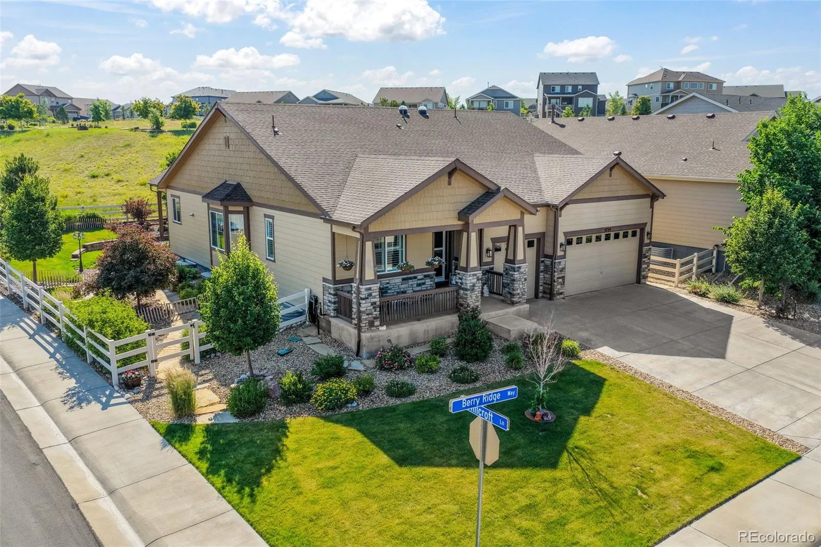 5724 Berry Ridge Way Castle Rock CO 80104 | MLS #REC3926420 06262026040900 1600 1