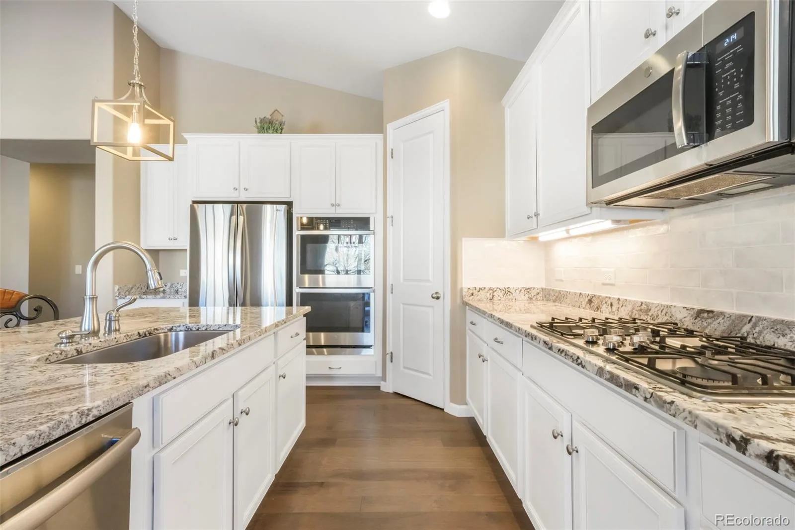 5724 Berry Ridge Way Castle Rock CO 80104 | MLS #REC3926420 06262026040900 1600 21