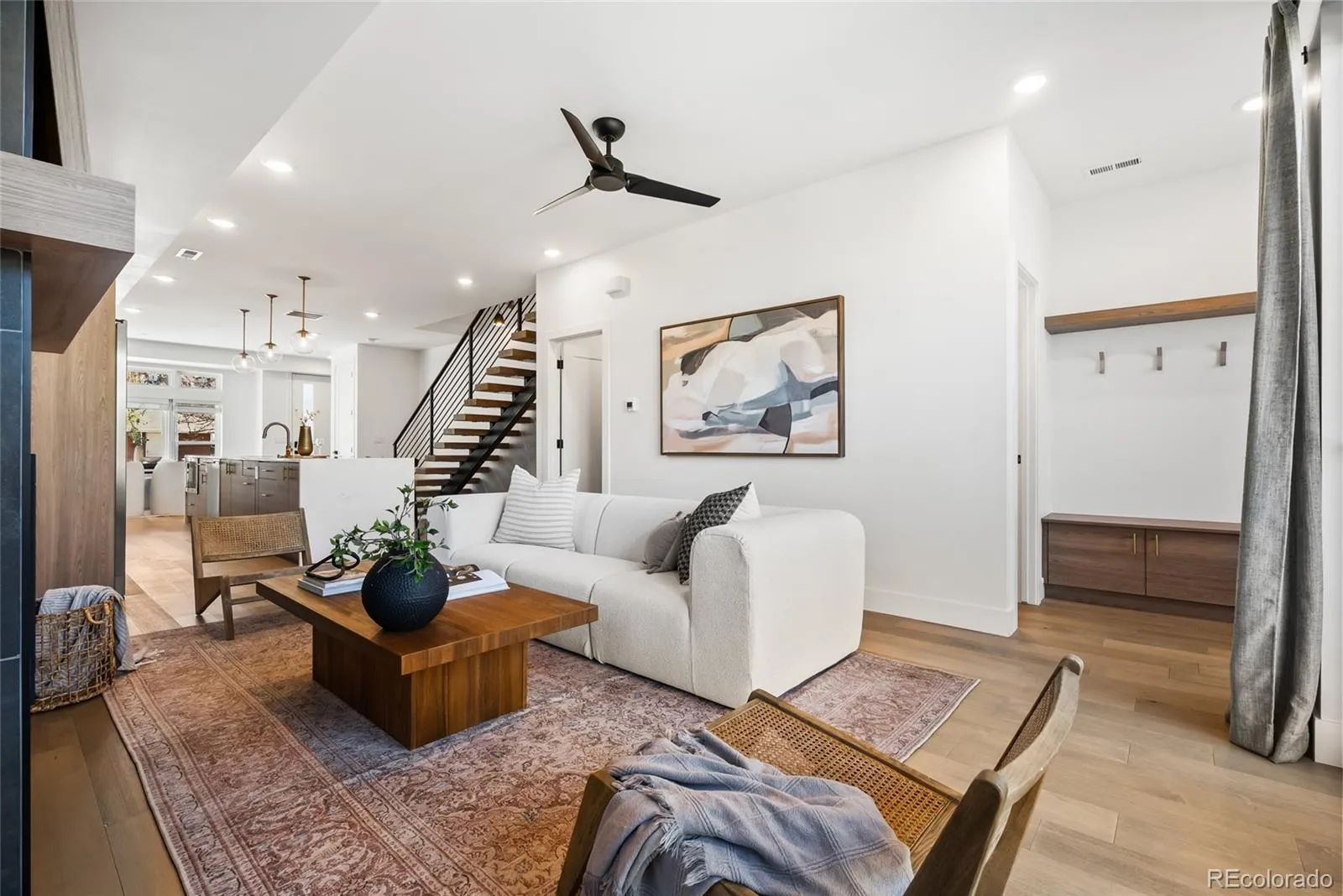 04042026005902 1600 10