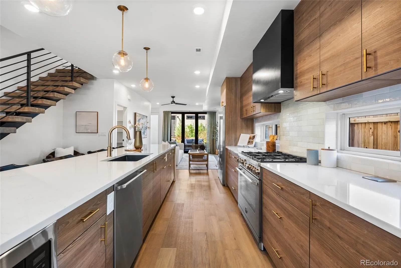 04042026005902 1600 3