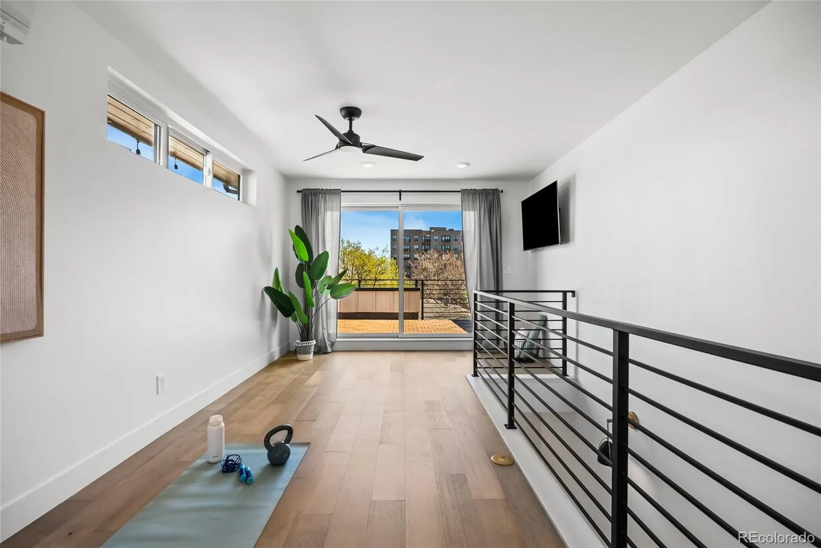 04042026005902 1600 32