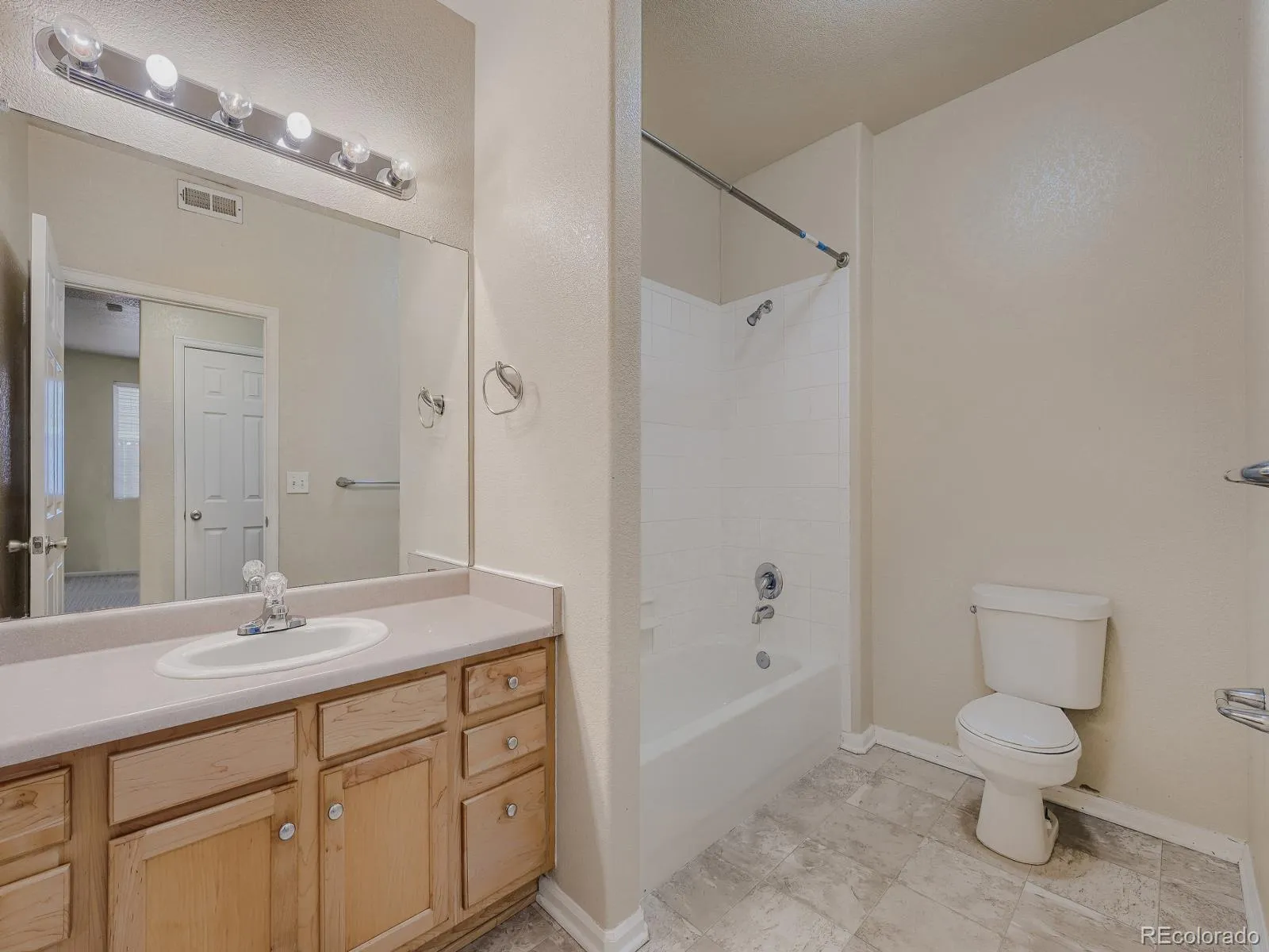 16821 E Hawaii Drive #3C Aurora CO 80017 MLS #REC3930347 05012026172455 1600 19