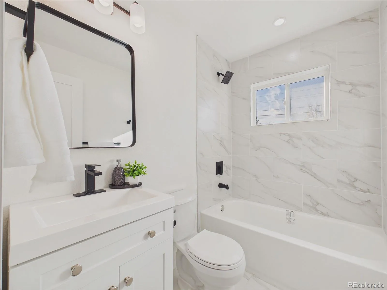 04062026162150 1600 14