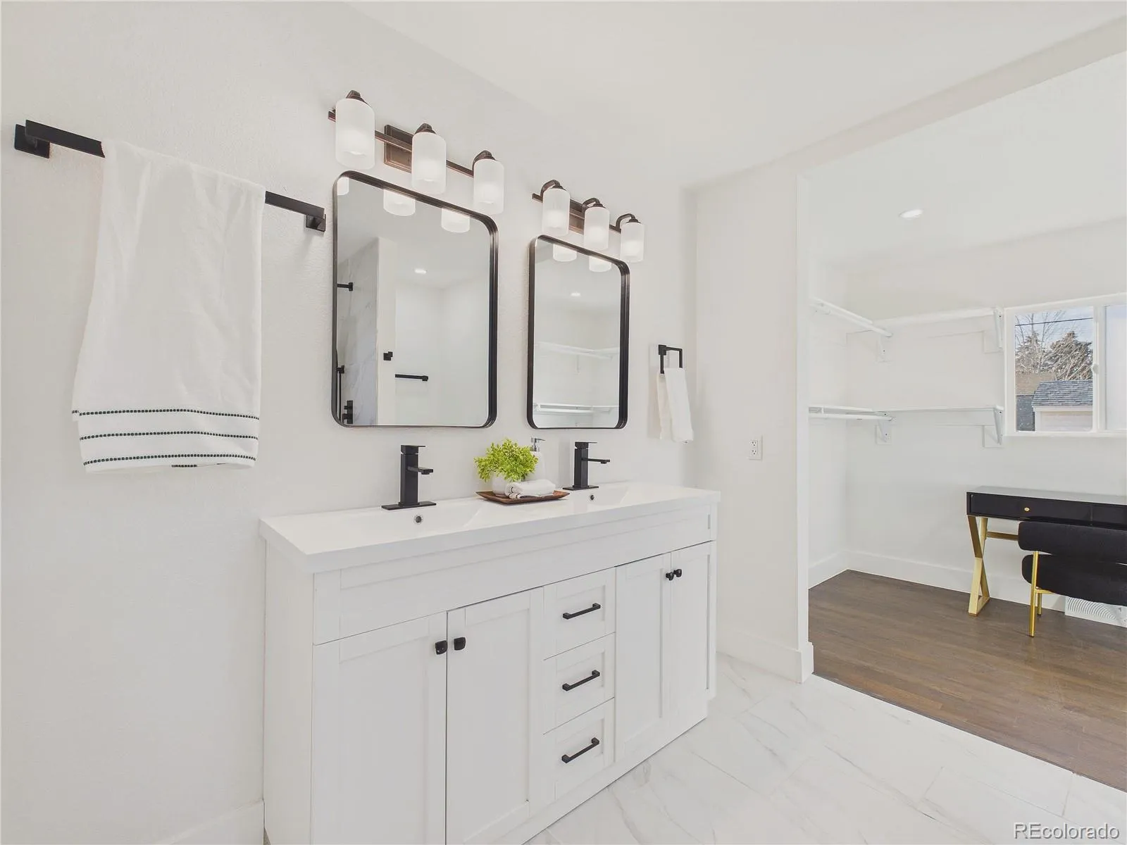 04062026162150 1600 18