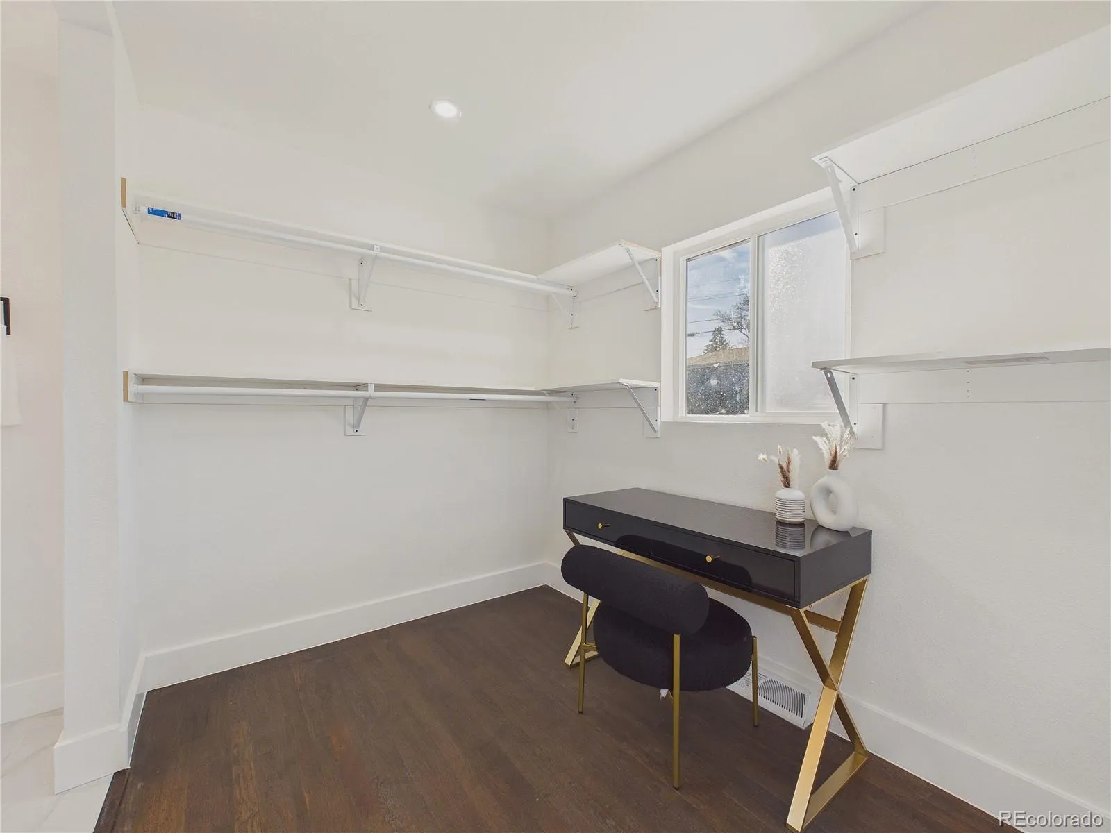 04062026162150 1600 22