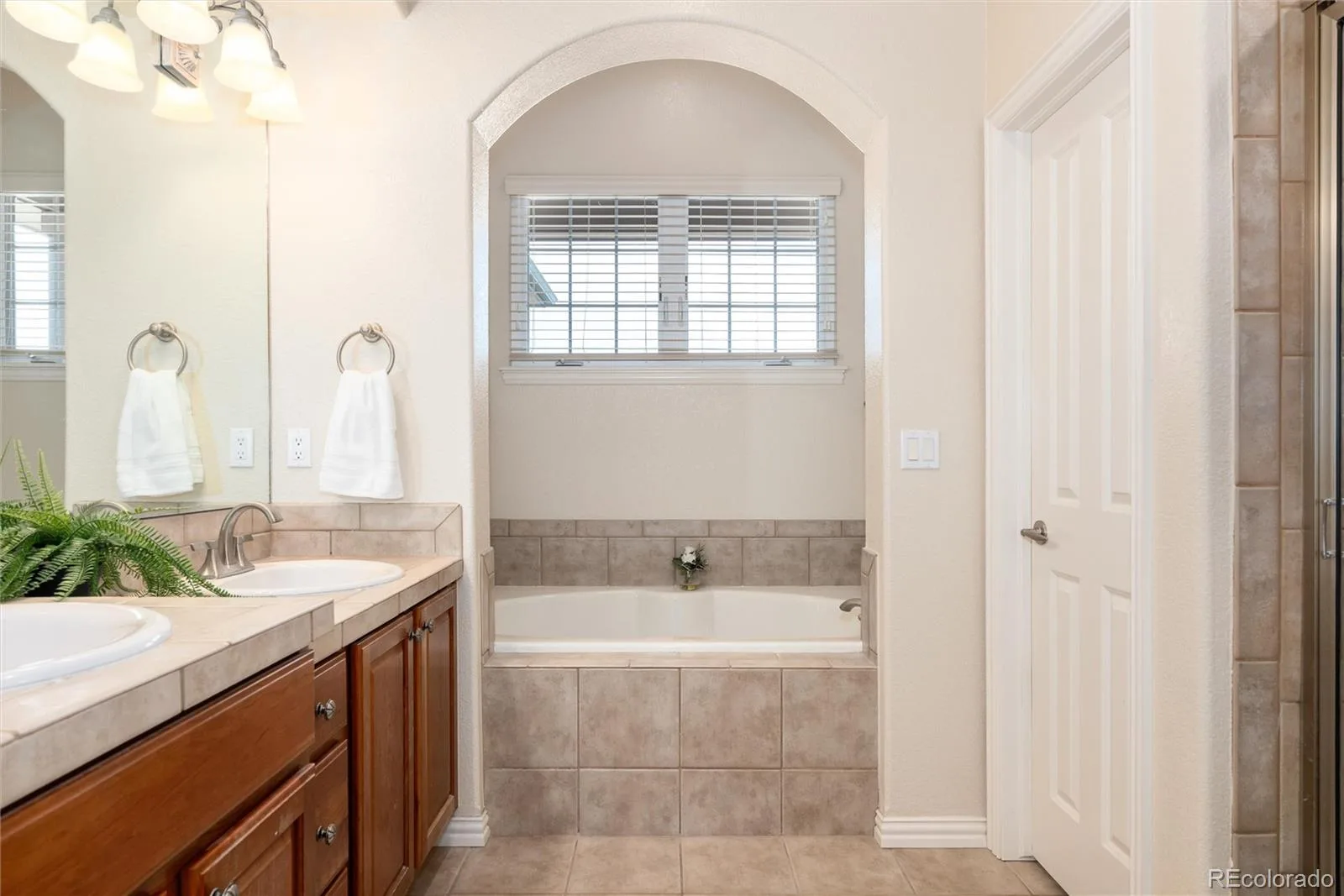 7100 S Coolidge Court Aurora CO 80016 | MLS #REC3935440 08272026235552 1600 32