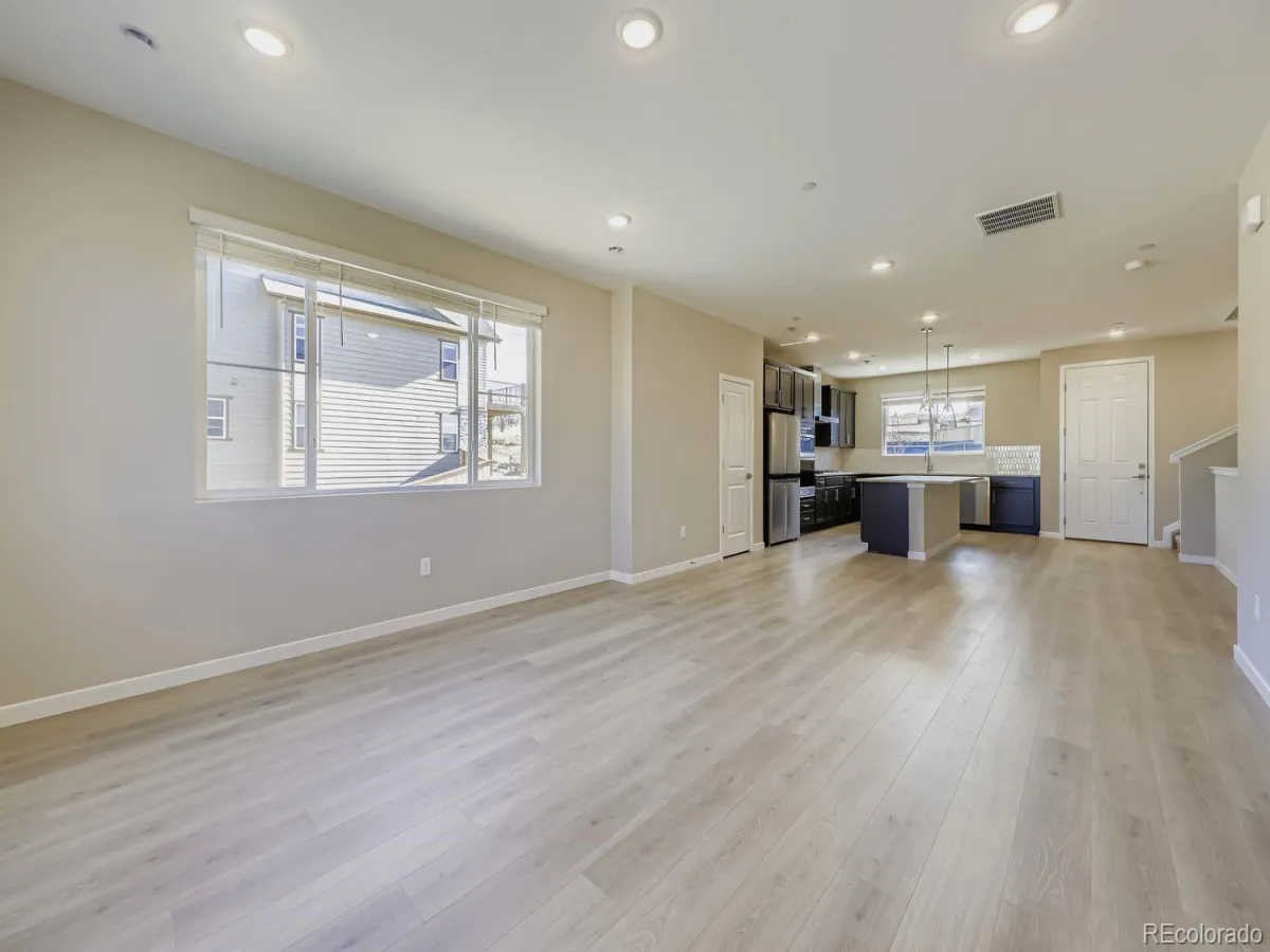 04222026175257 1200 10